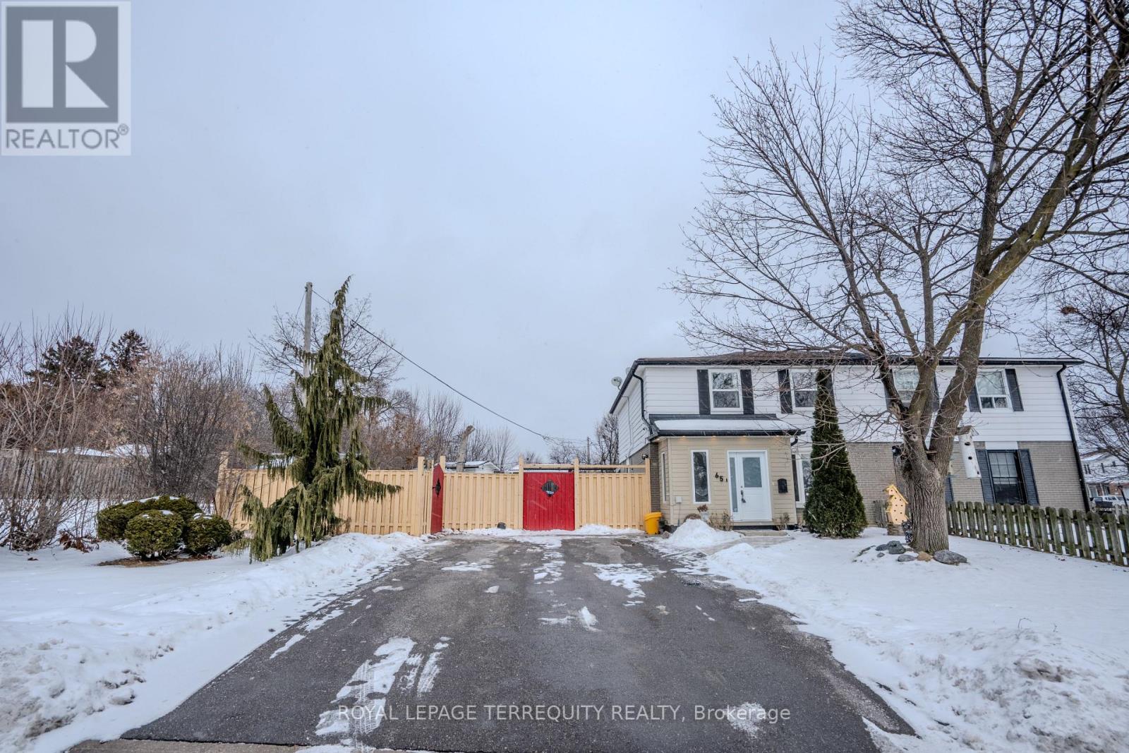 65 Dorset Drive, Brampton, Ontario  L6T 2Y6 - Photo 3 - W12986630