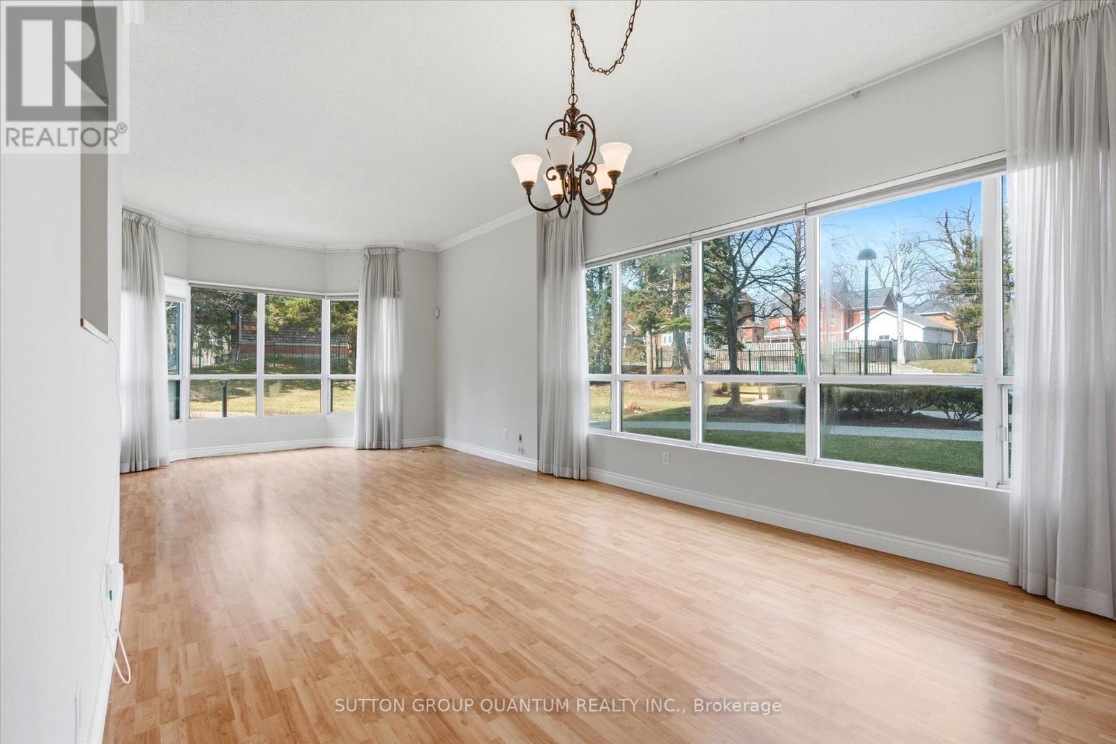 102 - 100 Millside Drive, Milton, Ontario  L9T 5E3 - Photo 14 - W12986634