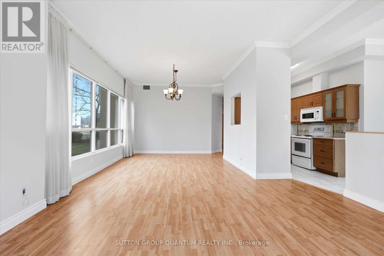 102 - 100 Millside Drive, Milton, Ontario  L9T 5E3 - Photo 17 - W12986634