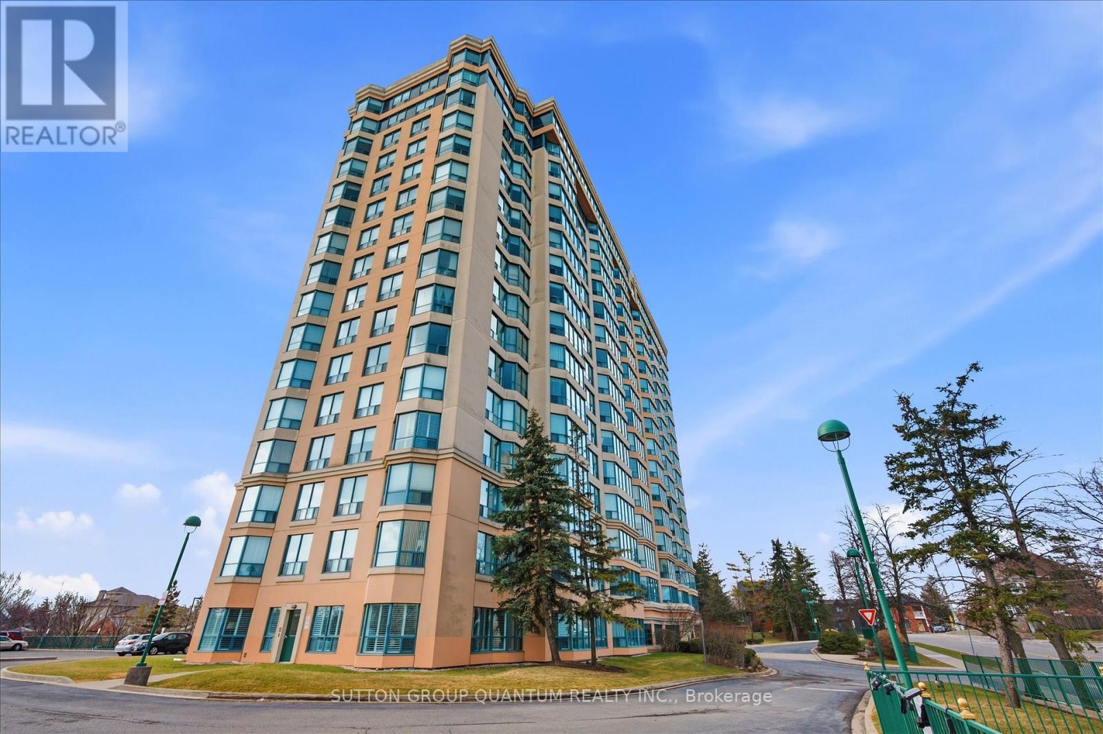 102 - 100 Millside Drive, Milton, Ontario  L9T 5E3 - Photo 2 - W12986634