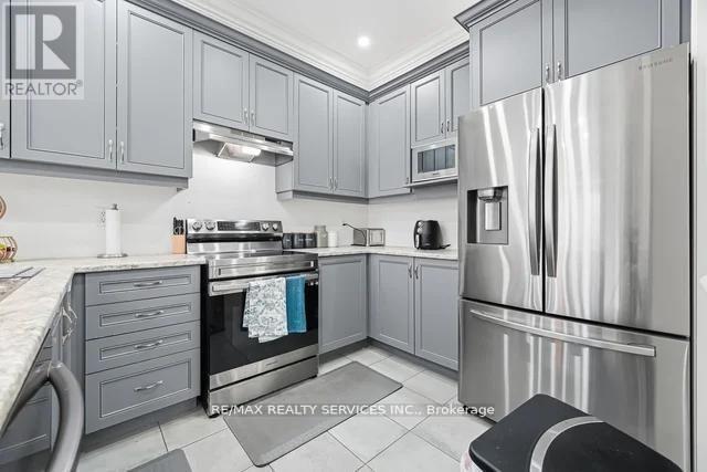 24 Benhurst Crescent, Brampton, Ontario  L7A 5A2 - Photo 14 - W12986660