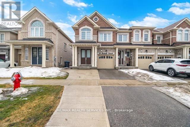 24 Benhurst Crescent, Brampton, Ontario  L7A 5A2 - Photo 4 - W12986660