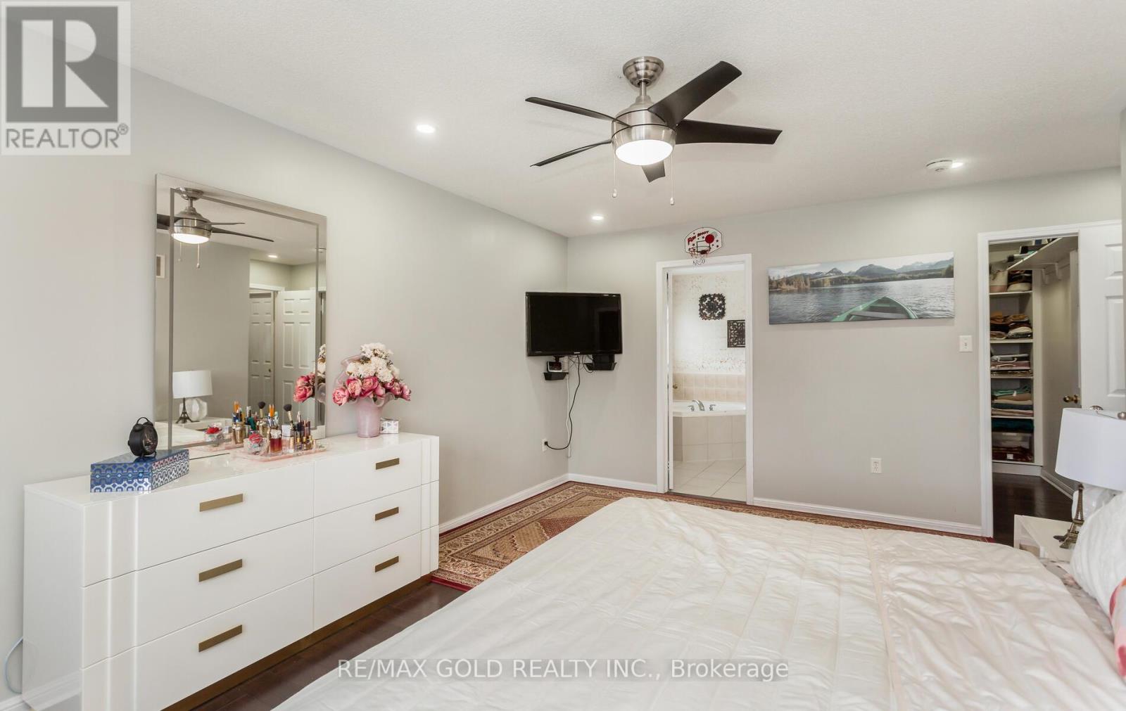 1090 Trudeau Drive, Milton, Ontario  L9T 0A3 - Photo 27 - W12986670