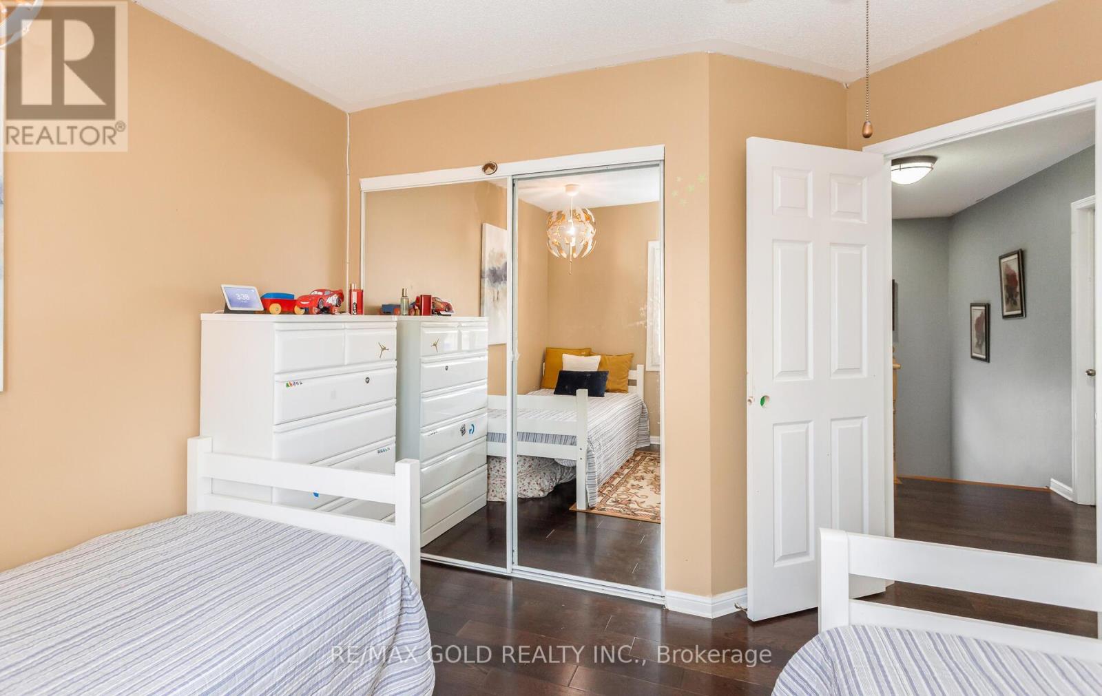 1090 Trudeau Drive, Milton, Ontario  L9T 0A3 - Photo 34 - W12986670