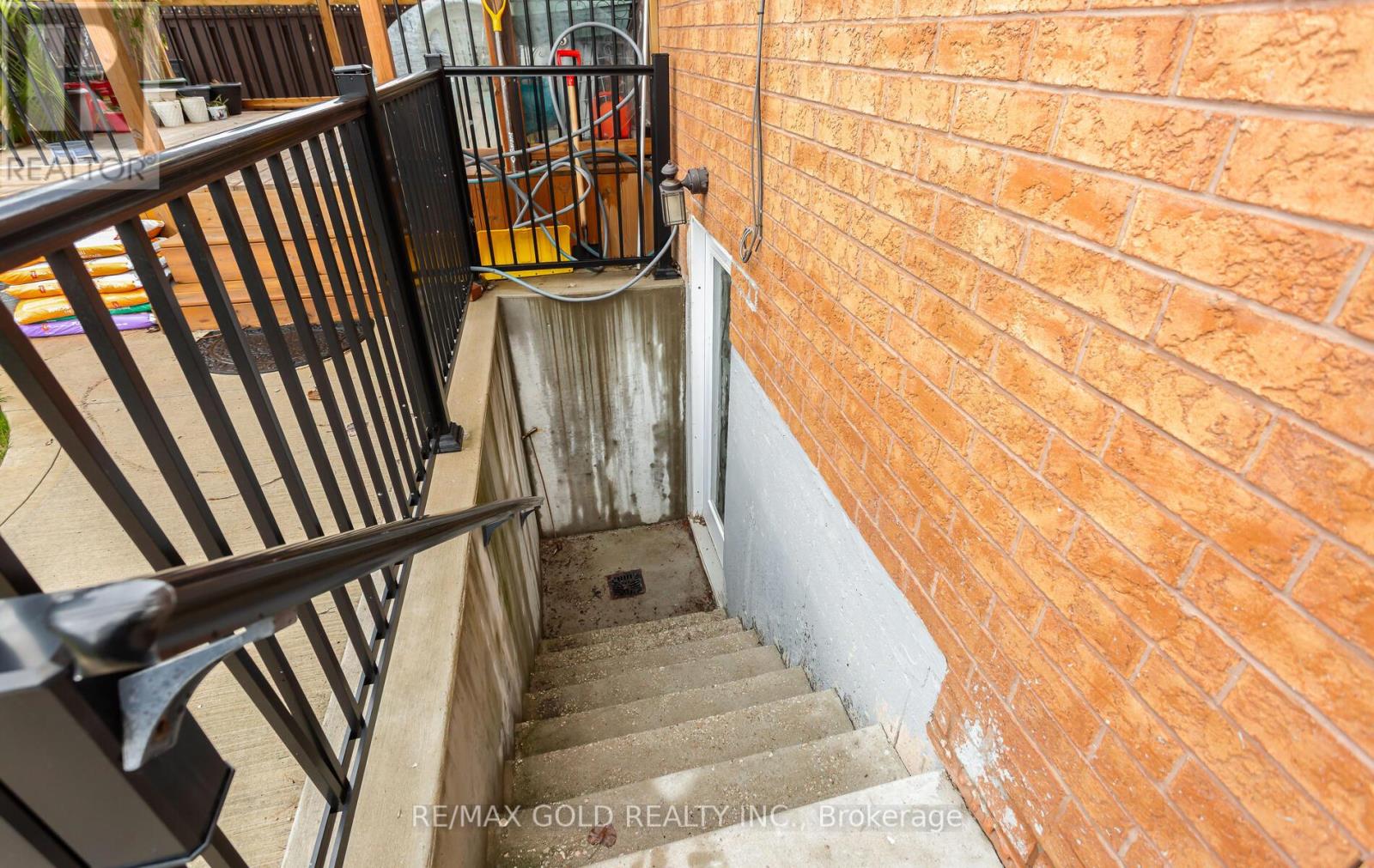 1090 Trudeau Drive, Milton, Ontario  L9T 0A3 - Photo 39 - W12986670