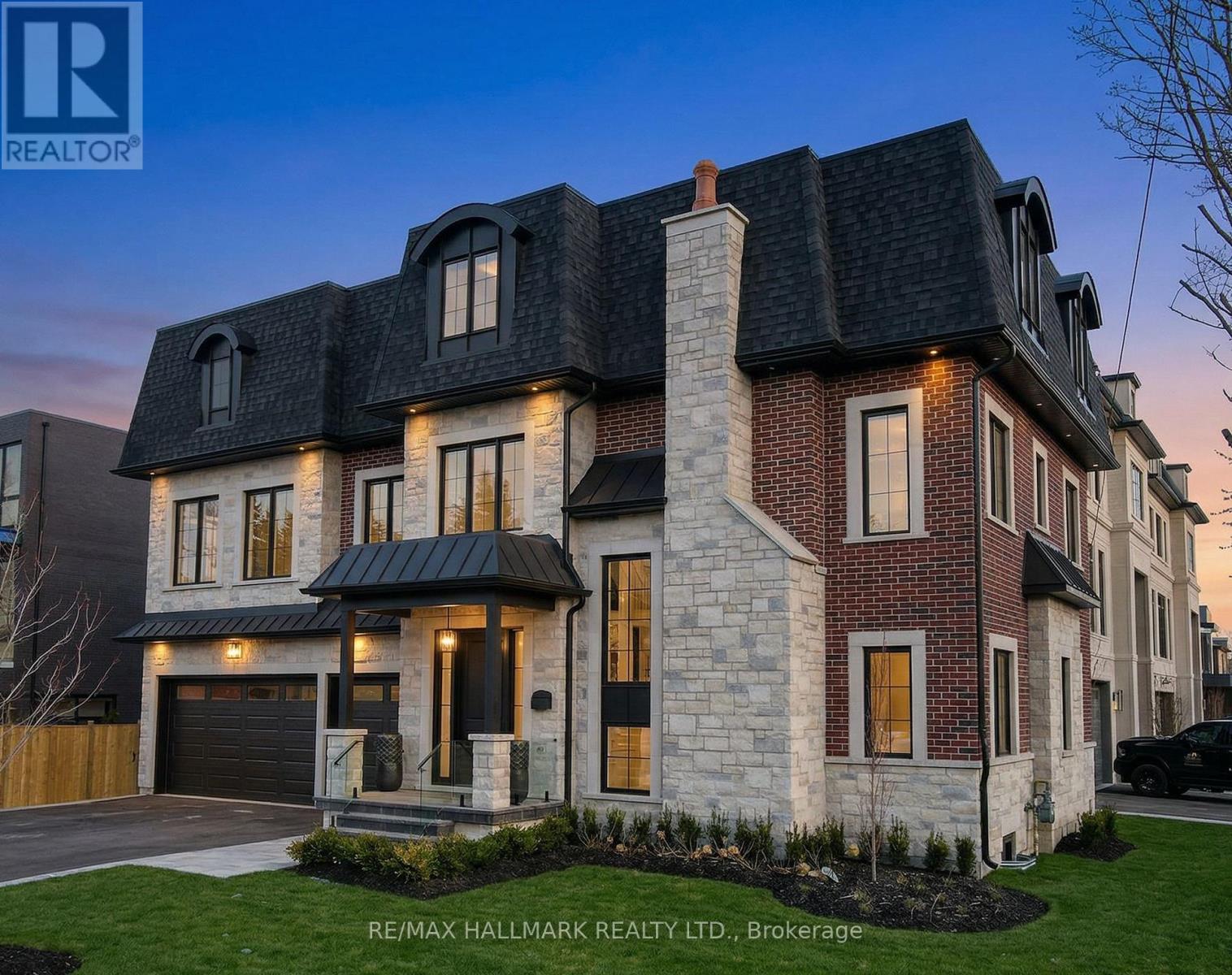 31 Naughton Drive, Richmond Hill, Ontario  L4C 4M6 - Photo 4 - N12976440