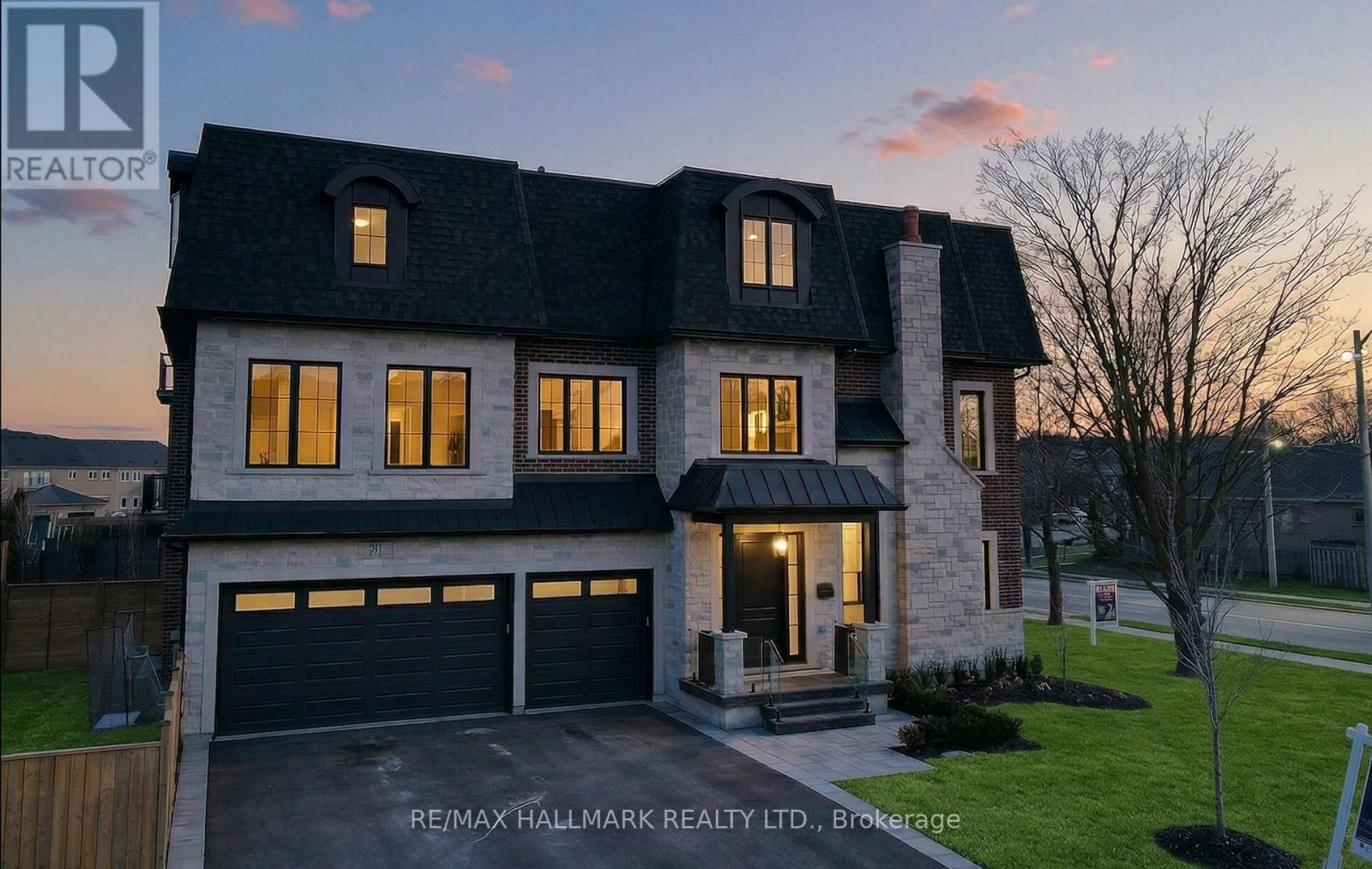 31 Naughton Drive, Richmond Hill, Ontario  L4C 4M6 - Photo 3 - N12976440