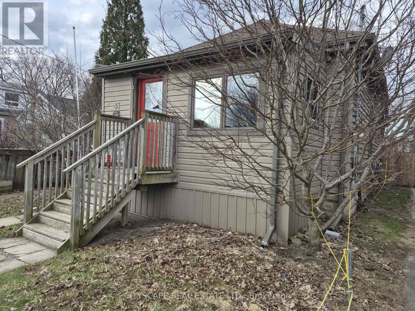 33 Glenwood Avenue, London East, Ontario  N5Z 2P7 - Photo 2 - X12986626