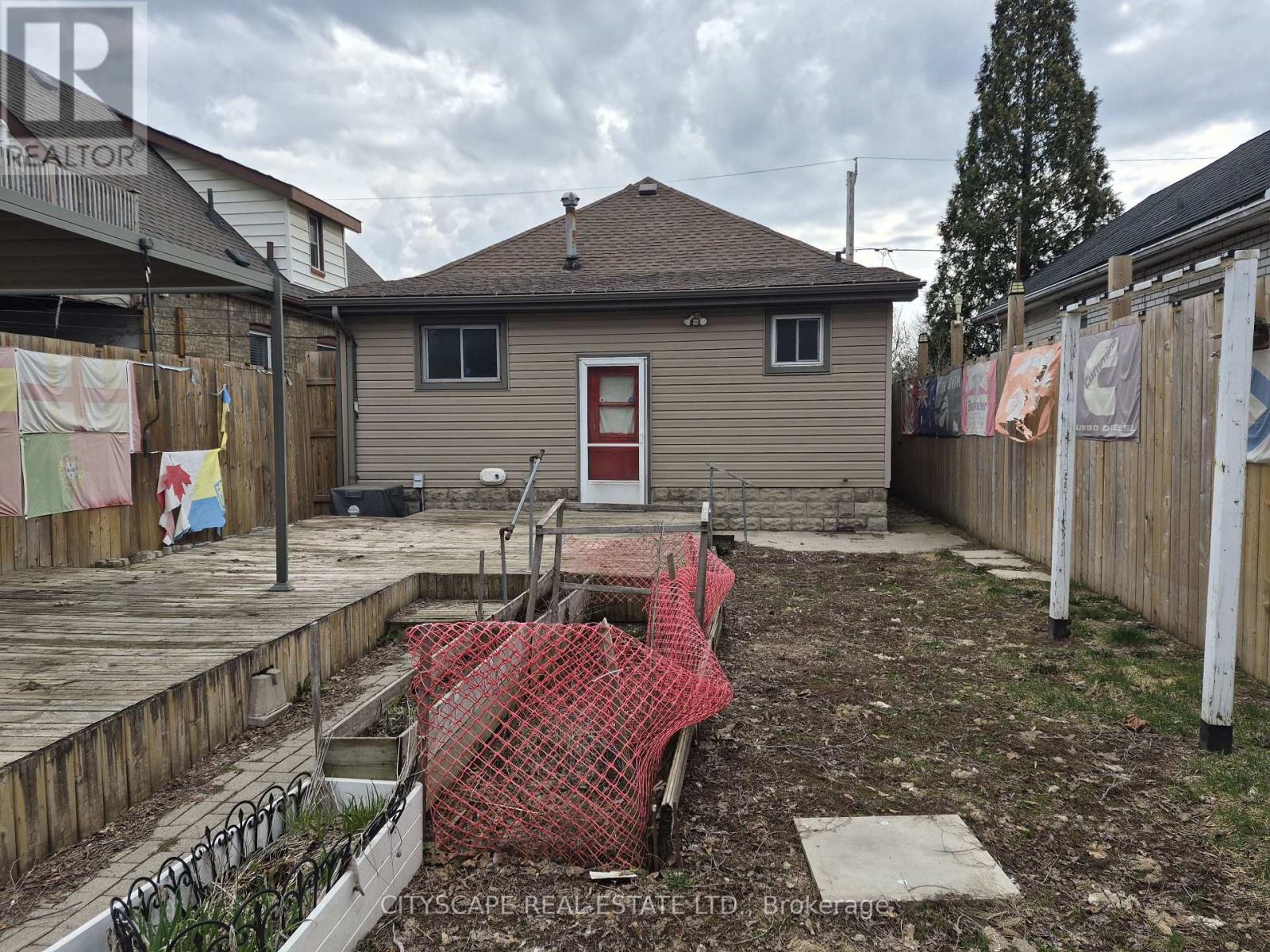 33 Glenwood Avenue, London East, Ontario  N5Z 2P7 - Photo 8 - X12986626