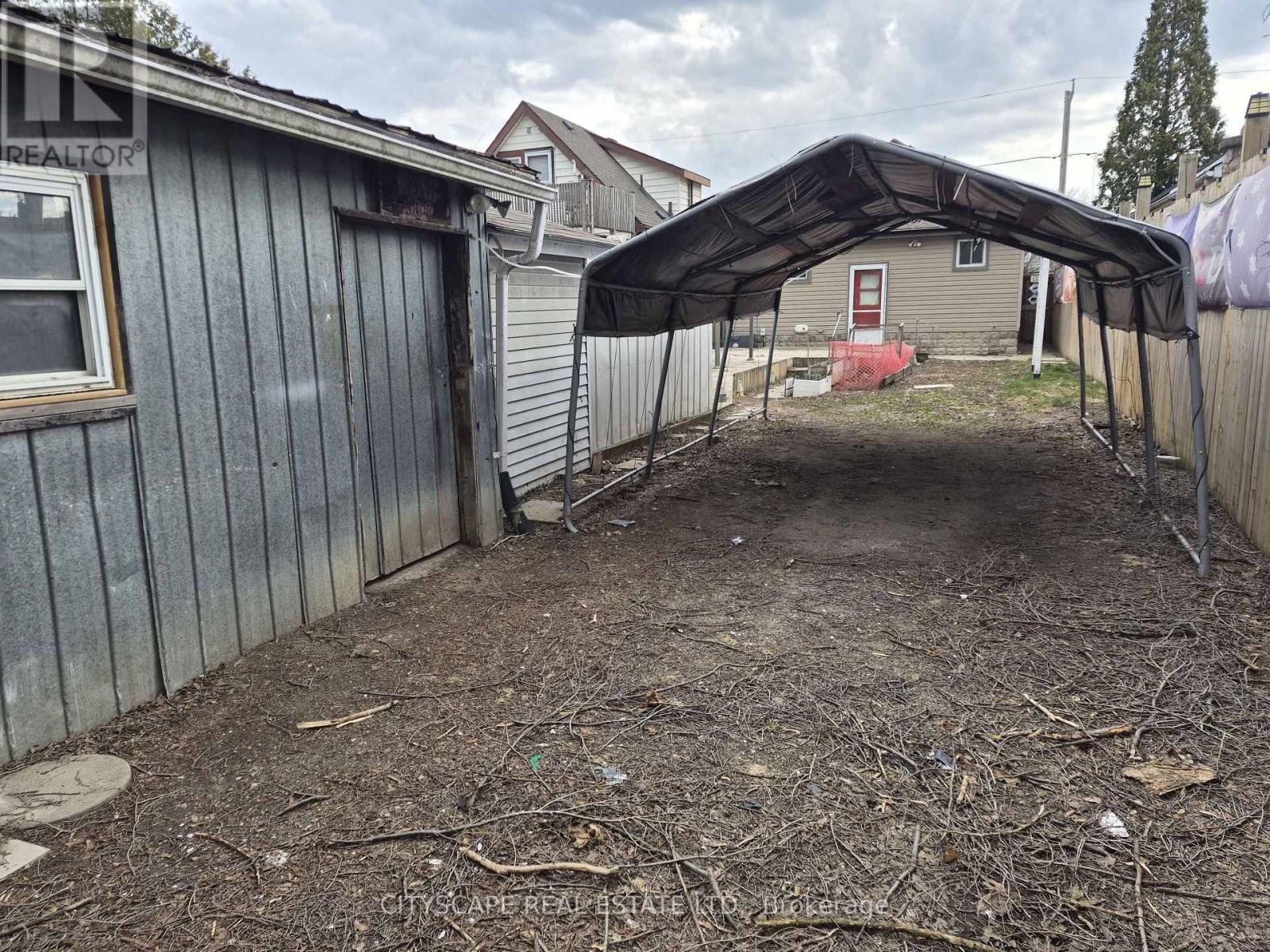 33 Glenwood Avenue, London East, Ontario  N5Z 2P7 - Photo 9 - X12986626