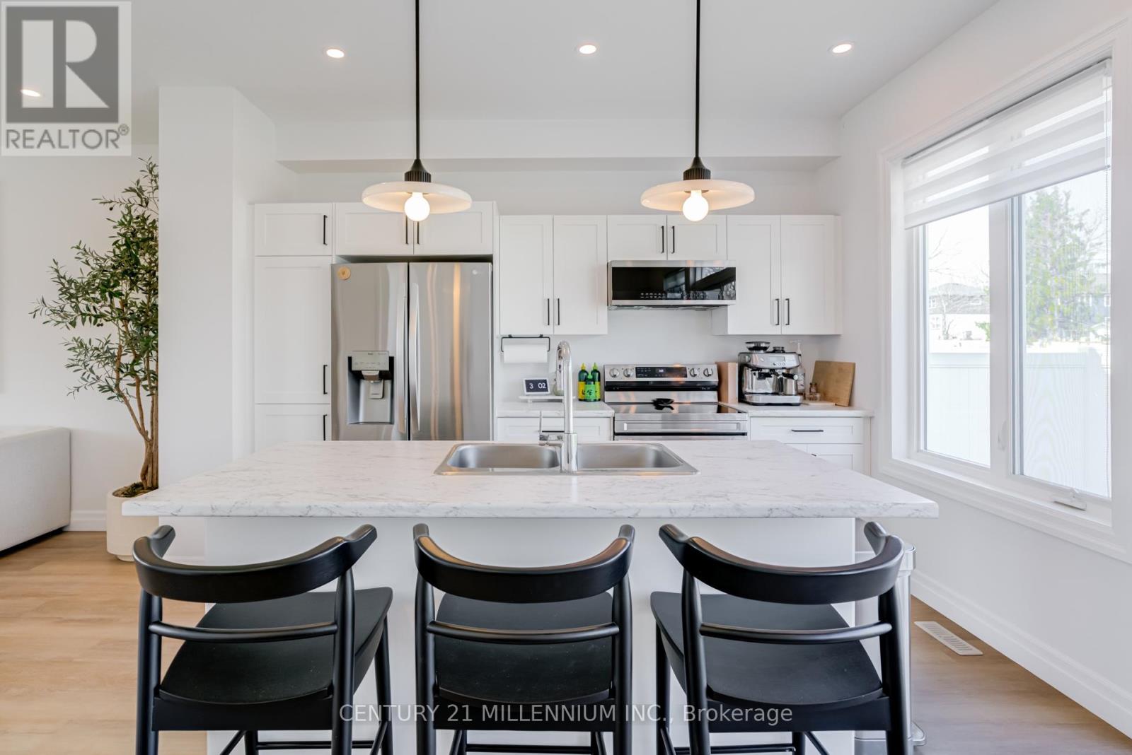 17 Helen Court, Central Elgin, Ontario  N0L 1B0 - Photo 12 - X12986652