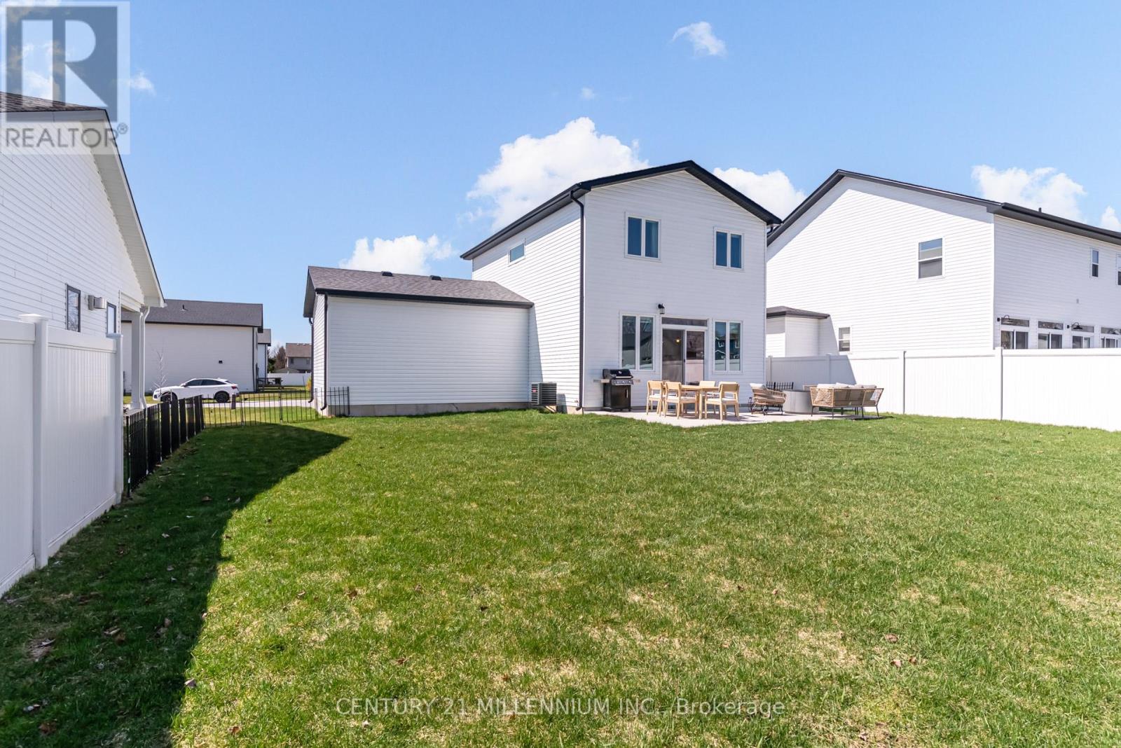 17 Helen Court, Central Elgin, Ontario  N0L 1B0 - Photo 39 - X12986652