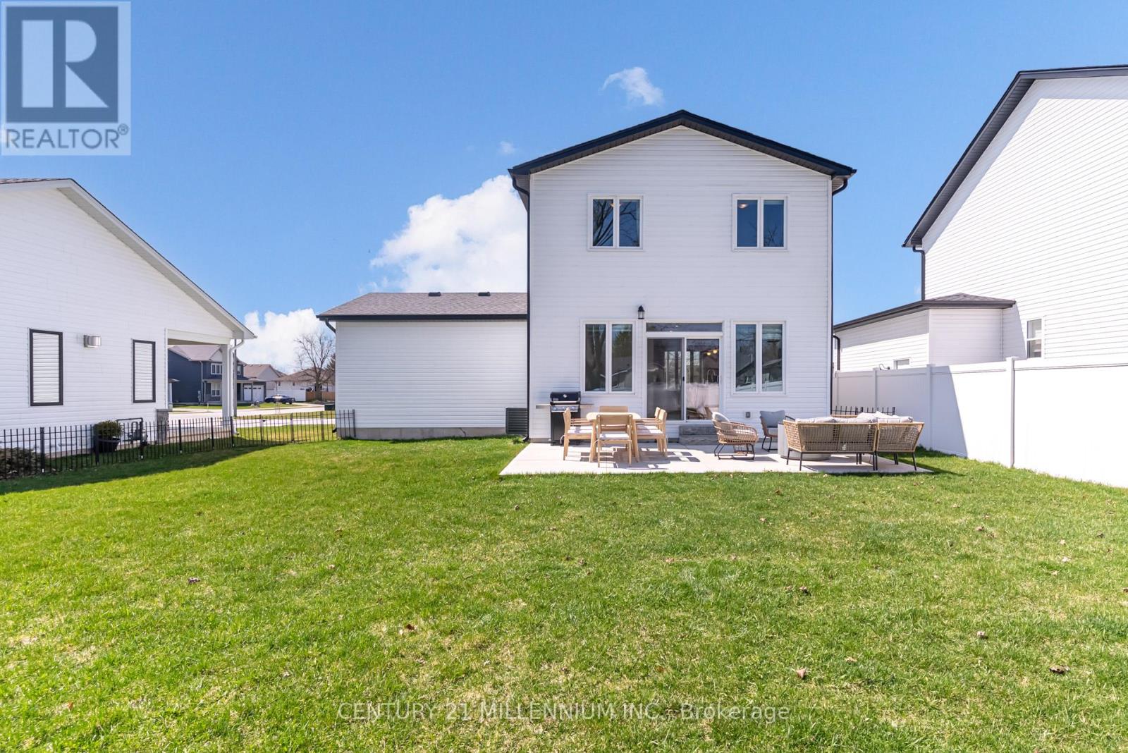 17 Helen Court, Central Elgin, Ontario  N0L 1B0 - Photo 40 - X12986652