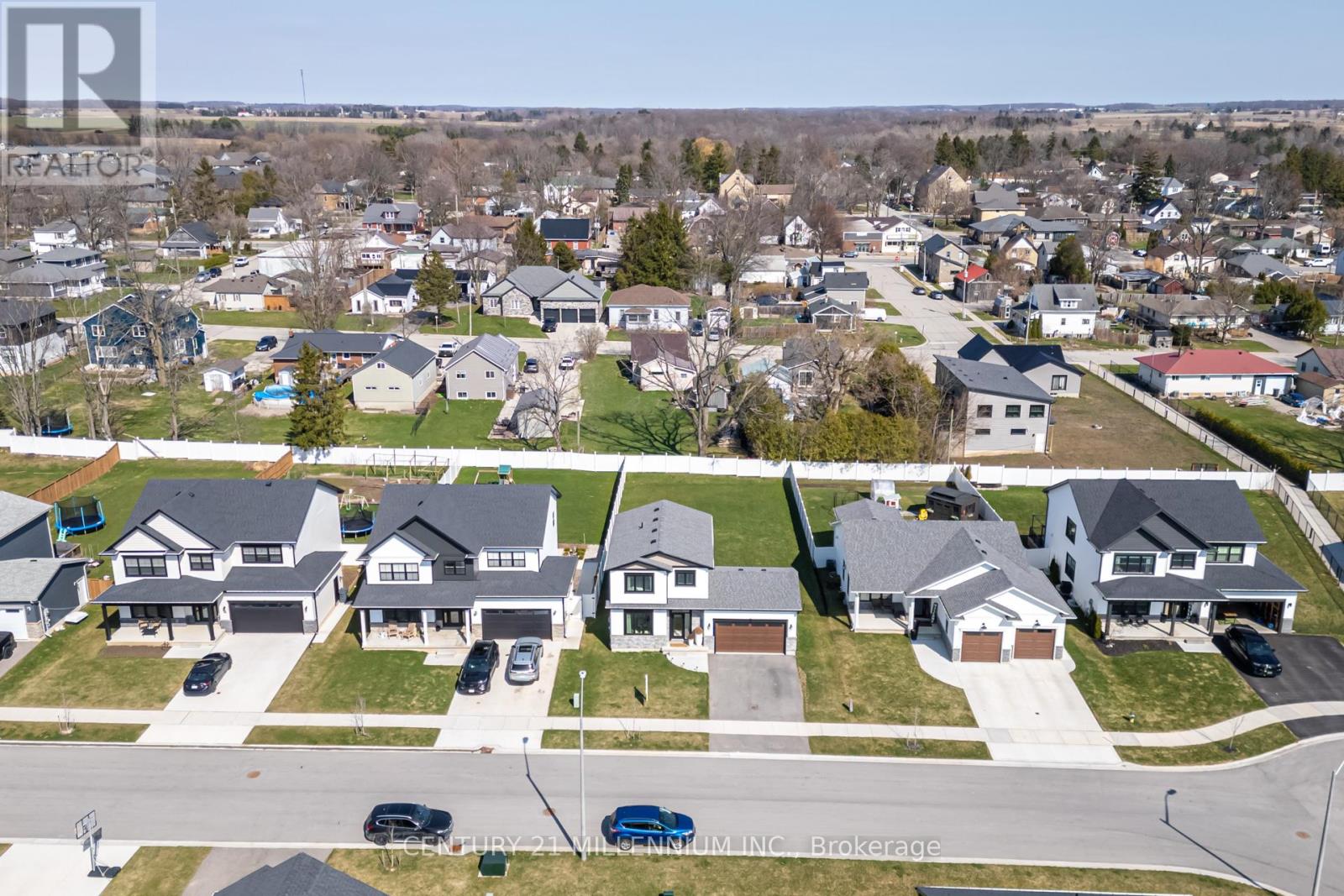 17 Helen Court, Central Elgin, Ontario  N0L 1B0 - Photo 47 - X12986652