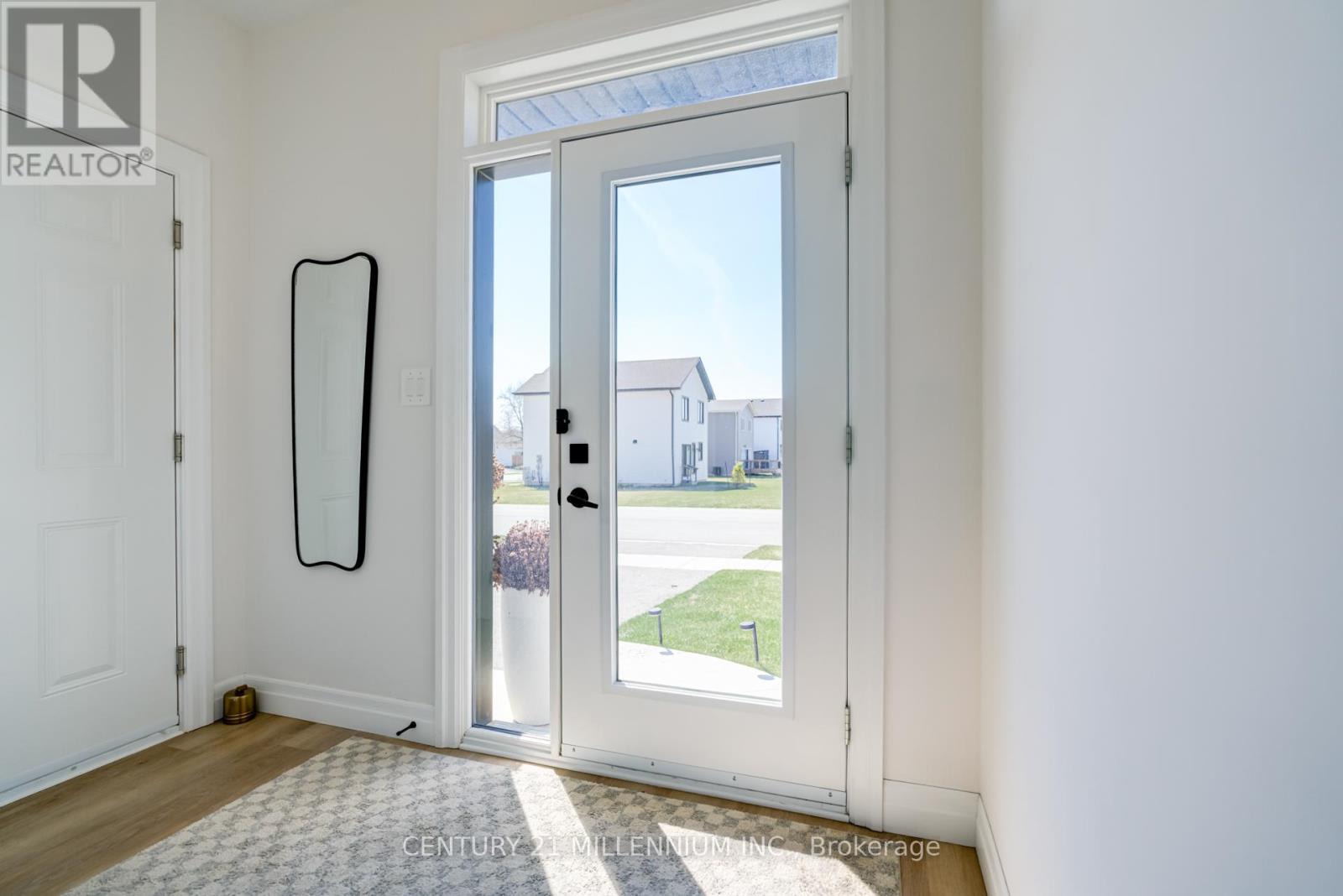 17 Helen Court, Central Elgin, Ontario  N0L 1B0 - Photo 5 - X12986652