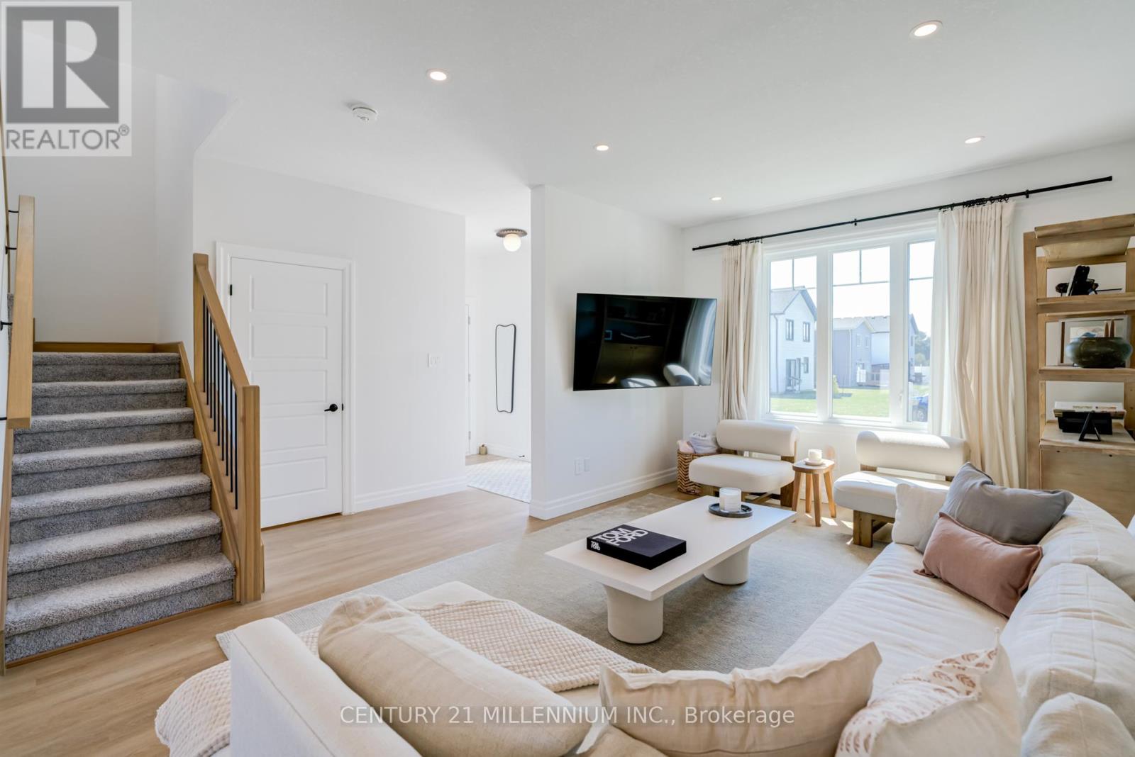 17 Helen Court, Central Elgin, Ontario  N0L 1B0 - Photo 9 - X12986652