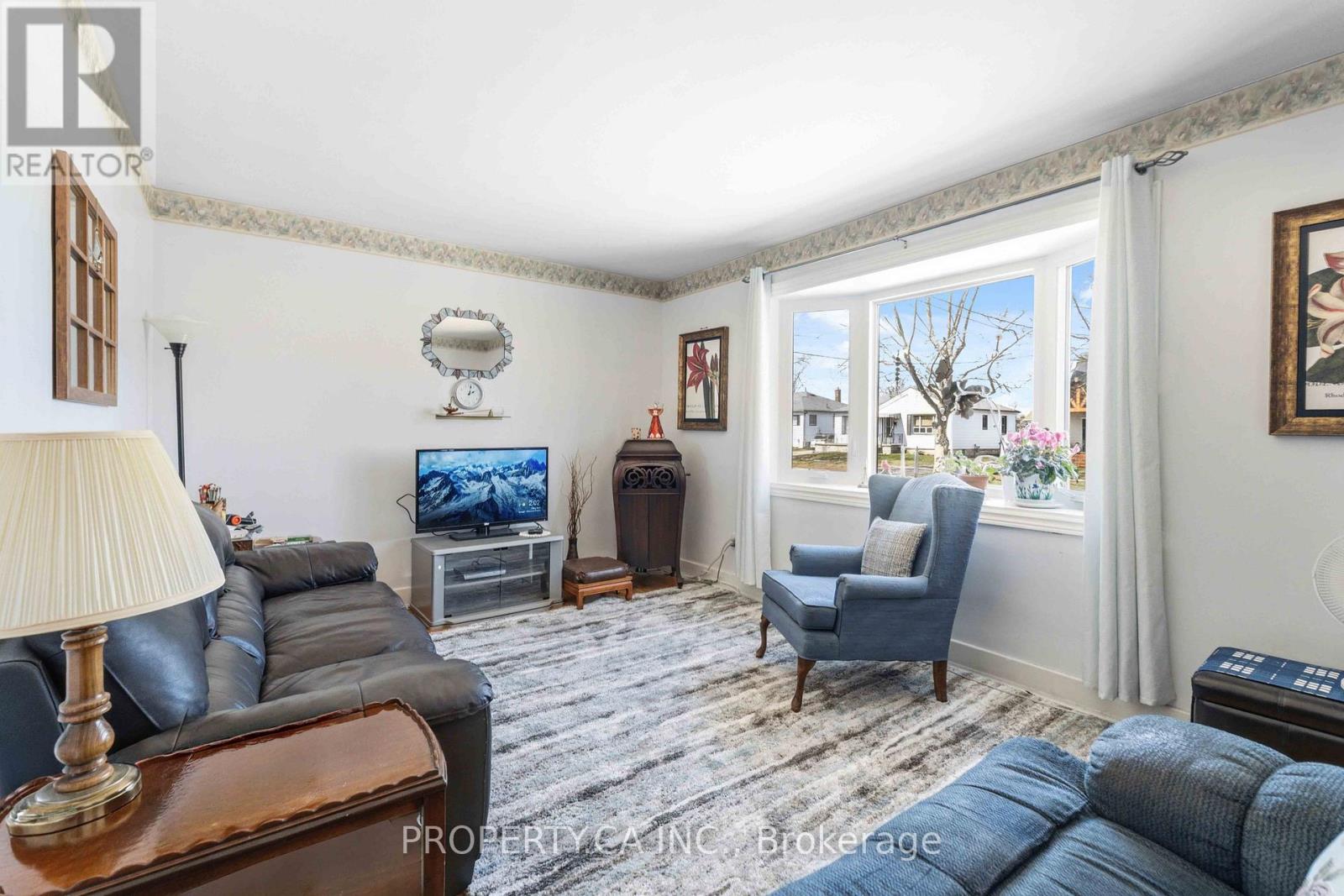 39 Mcdonald Avenue, Thorold, Ontario  L2V 3E5 - Photo 5 - X12986662