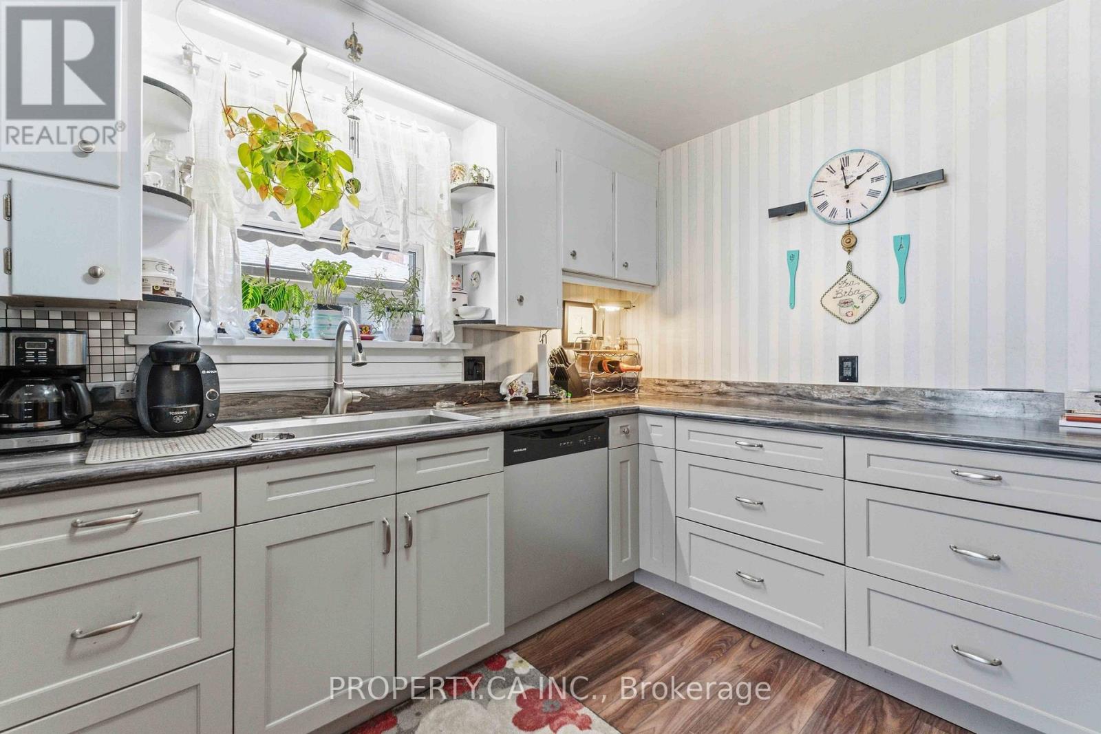 39 Mcdonald Avenue, Thorold, Ontario  L2V 3E5 - Photo 7 - X12986662