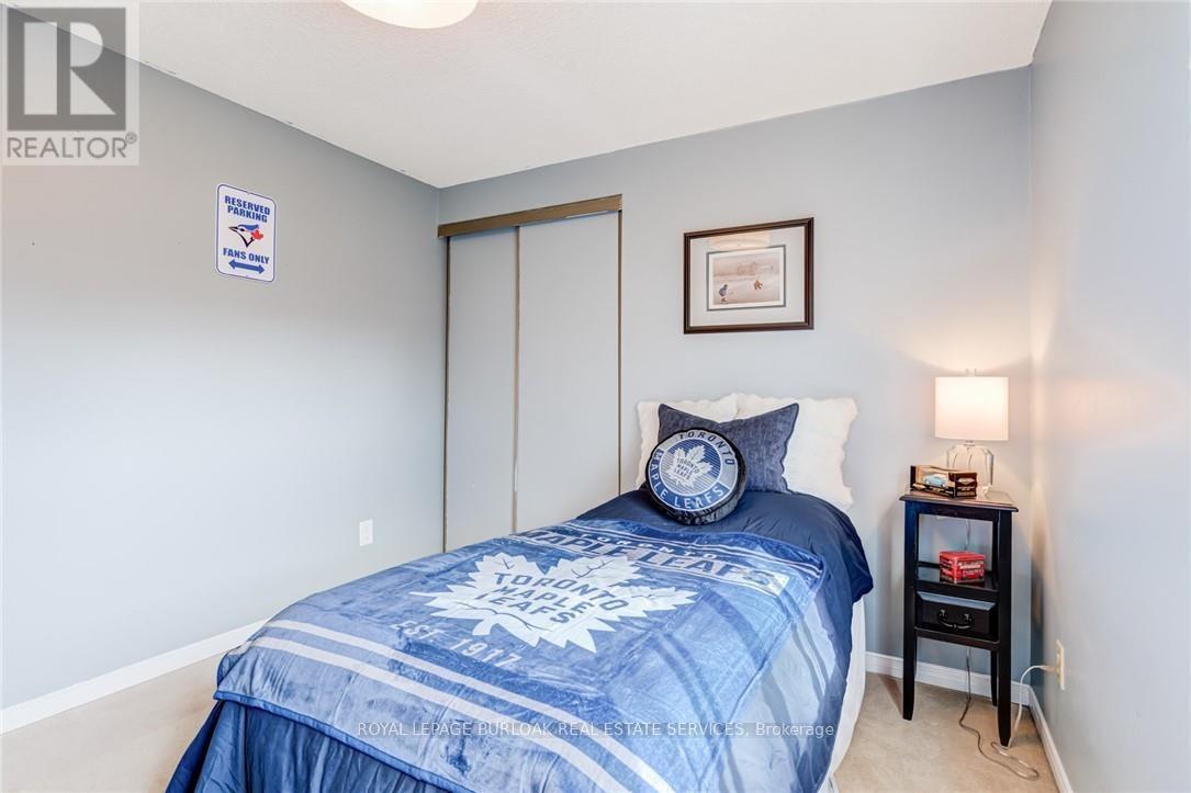 2055 Hunters Wood Drive, Burlington, Ontario  L7M 2T9 - Photo 30 - W12985604