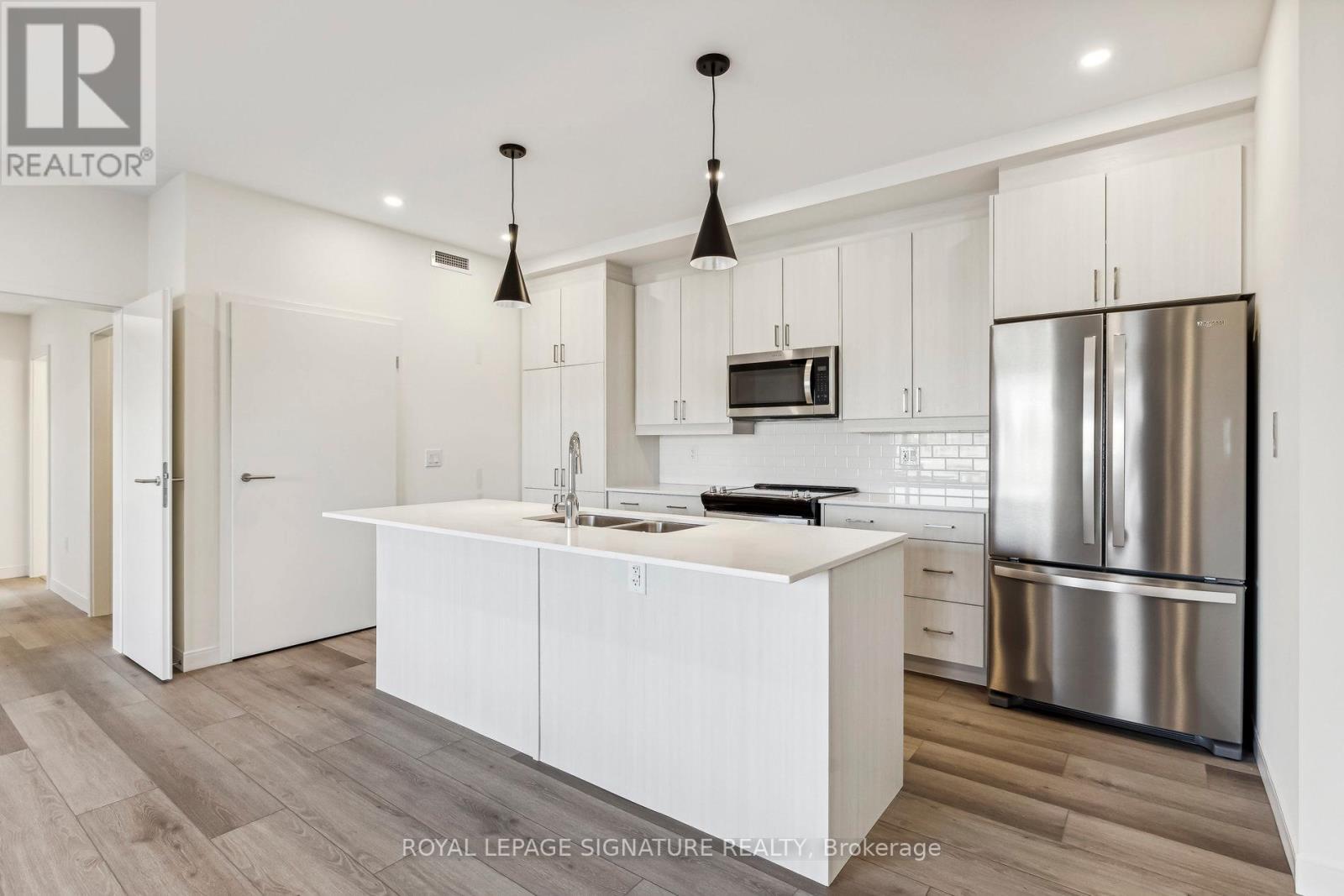 106 - 123 Lincoln Street, Welland, Ontario  L3C 5J7 - Photo 3 - X12985866