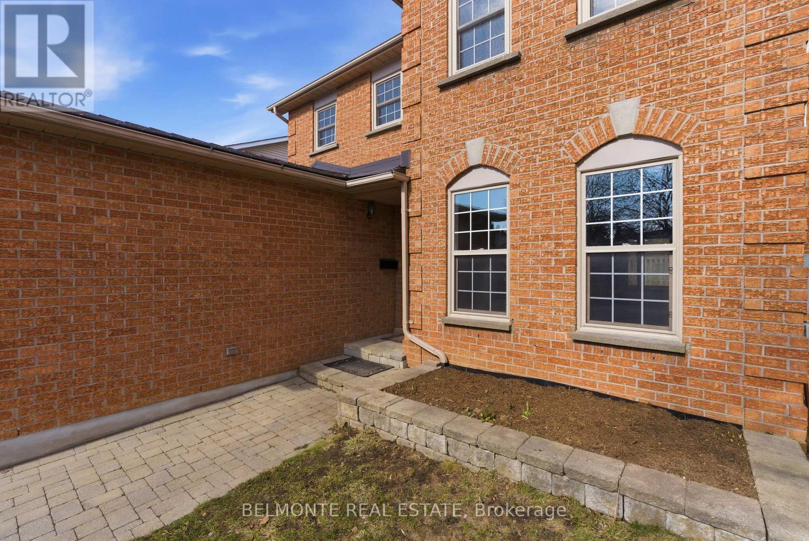 888 Lavis Court, Oshawa, Ontario  L1K 1W1 - Photo 3 - E12983982