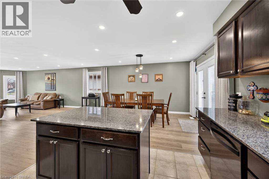 30 Mcintosh Court, Brantford, Ontario  N3R 5W9 - Photo 7 - 40814737