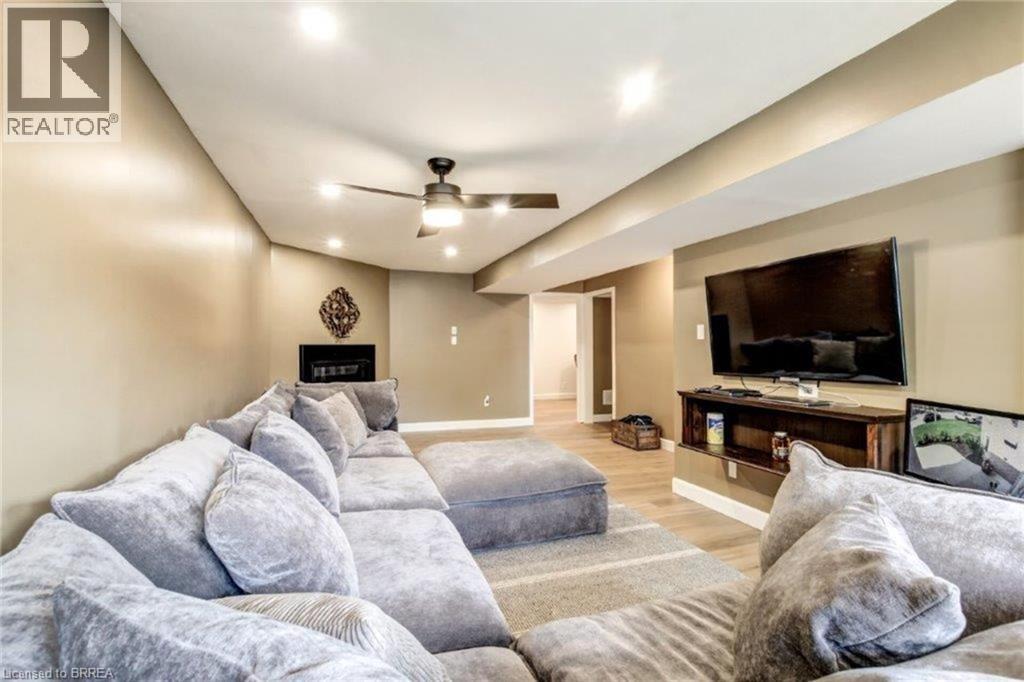 30 Mcintosh Court, Brantford, Ontario  N3R 5W9 - Photo 33 - 40814737