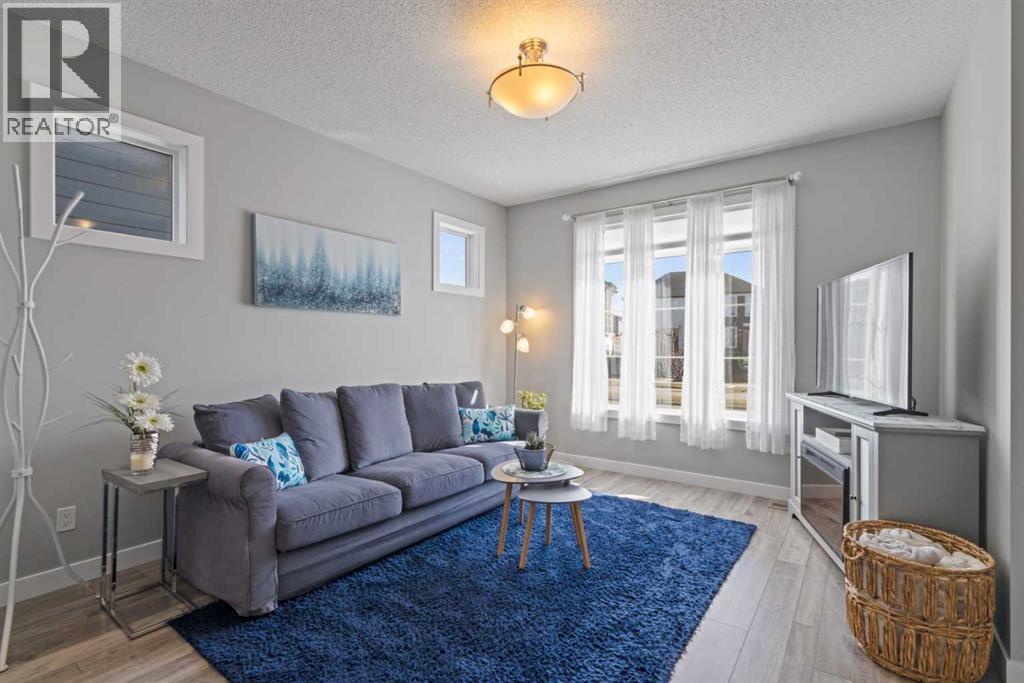 53 Walcrest Gate SE, Calgary, Alberta  T2X 4G2 - Photo 5 - A2300472