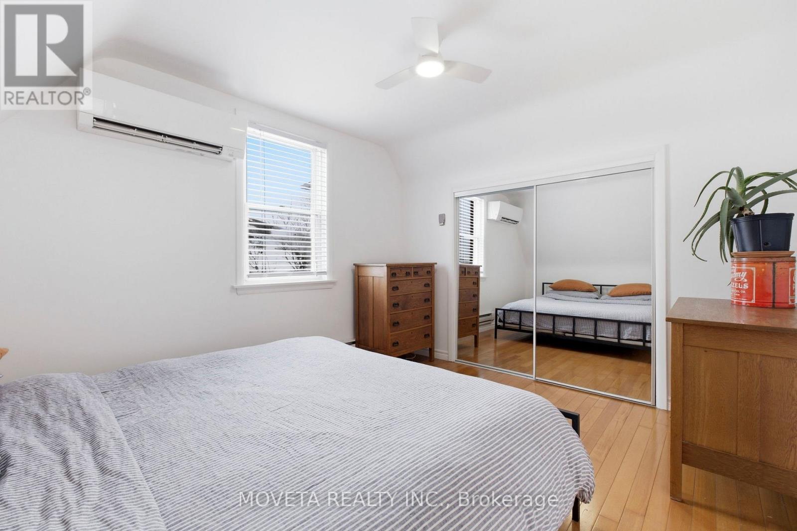 438 Silverthorn Avenue, Toronto, Ontario  M6M 3H5 - Photo 16 - W12878768