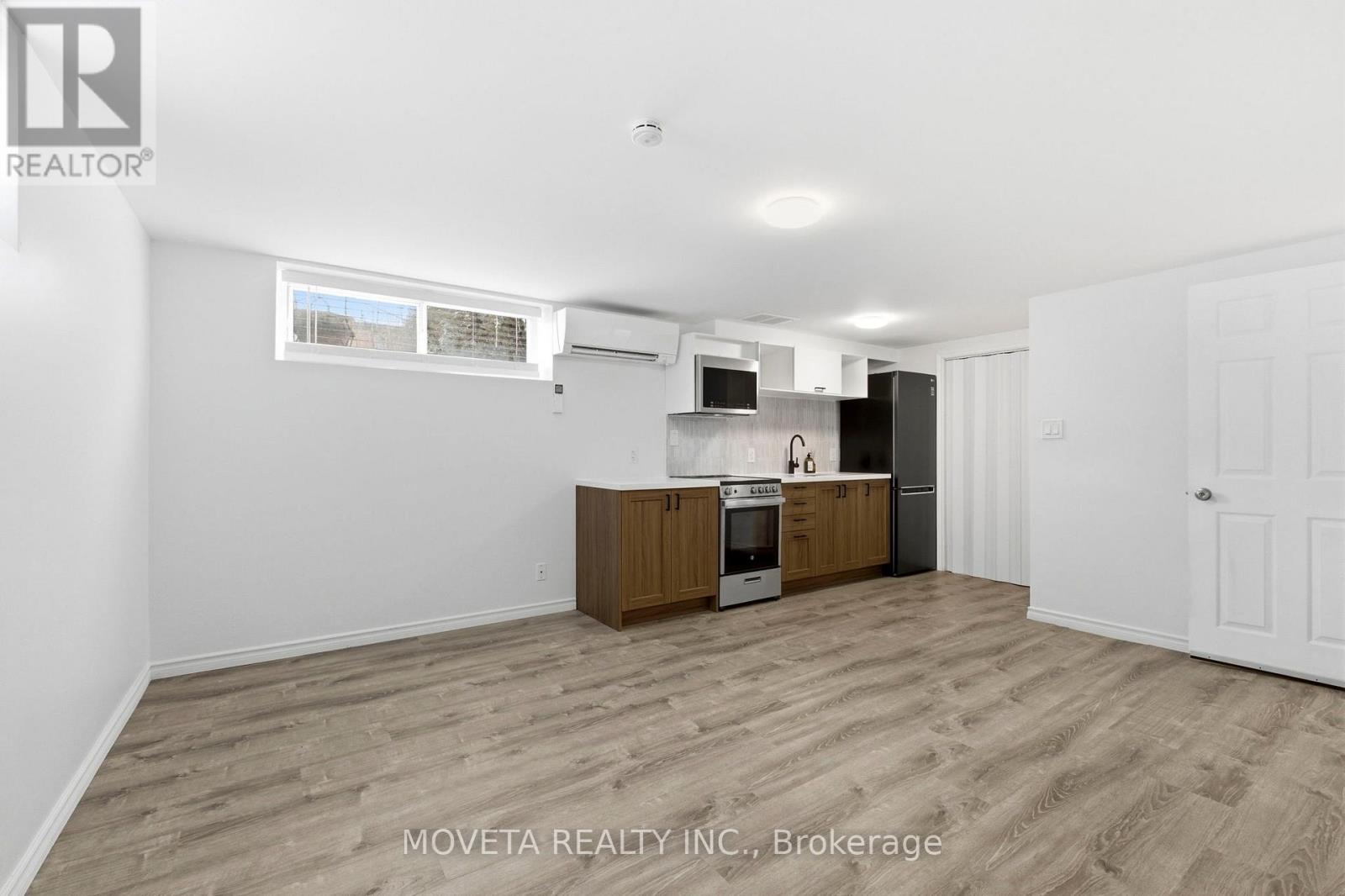 438 Silverthorn Avenue, Toronto, Ontario  M6M 3H5 - Photo 25 - W12878768