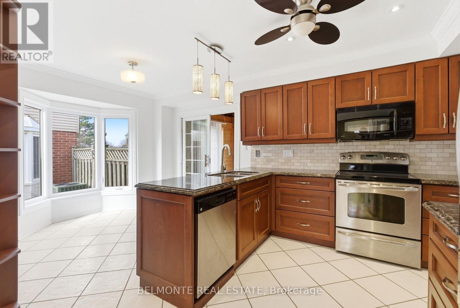 888 Lavis Court, Oshawa, Ontario  L1K 1W1 - Photo 11 - E12983982