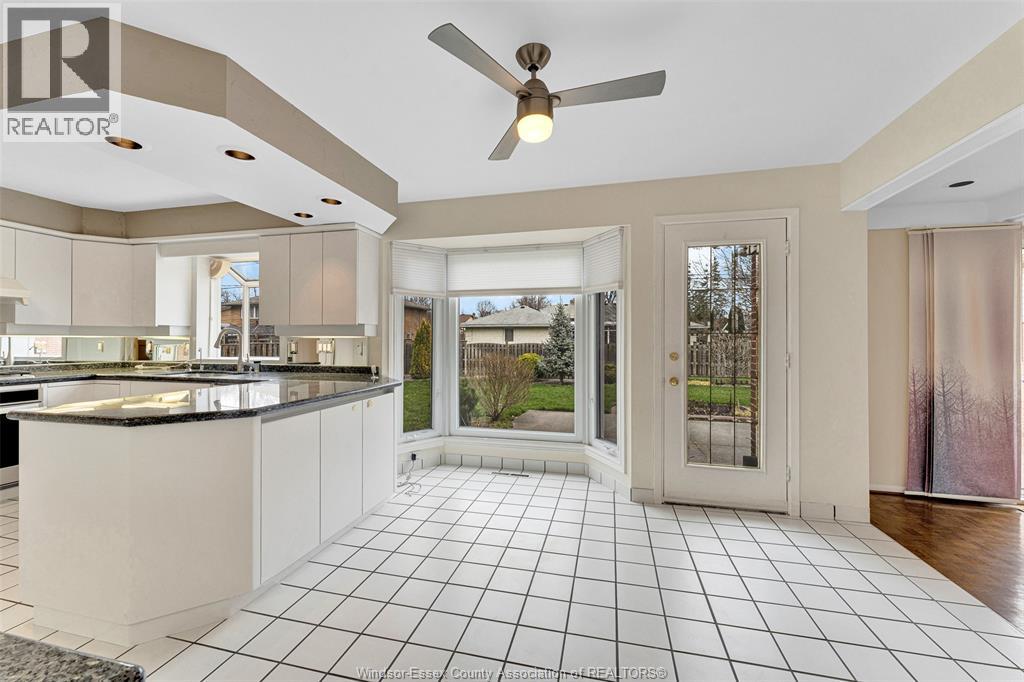 3748 Ouellette Avenue, Windsor, Ontario  N9E 3M7 - Photo 16 - 26007832