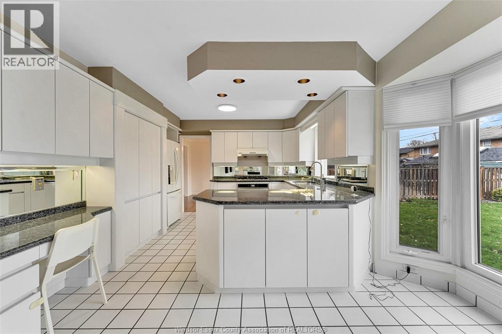 3748 Ouellette Avenue, Windsor, Ontario  N9E 3M7 - Photo 19 - 26007832