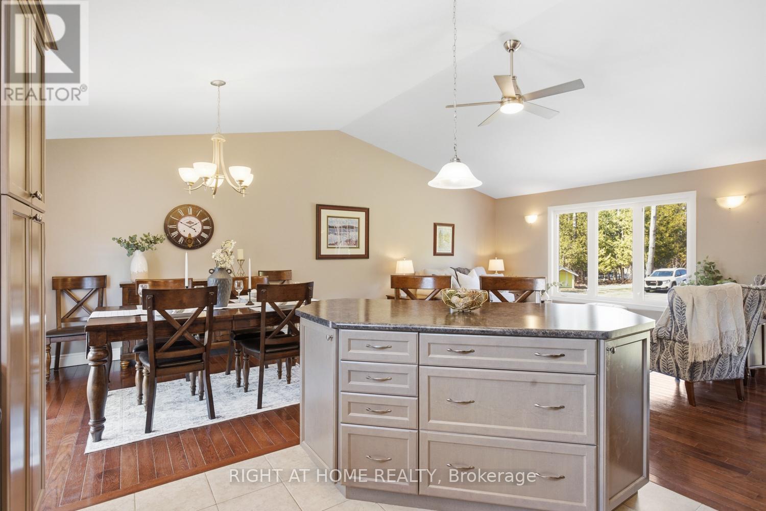 216 Mount Horeb Road, Kawartha Lakes, Ontario  K9V 4R4 - Photo 18 - X12986712