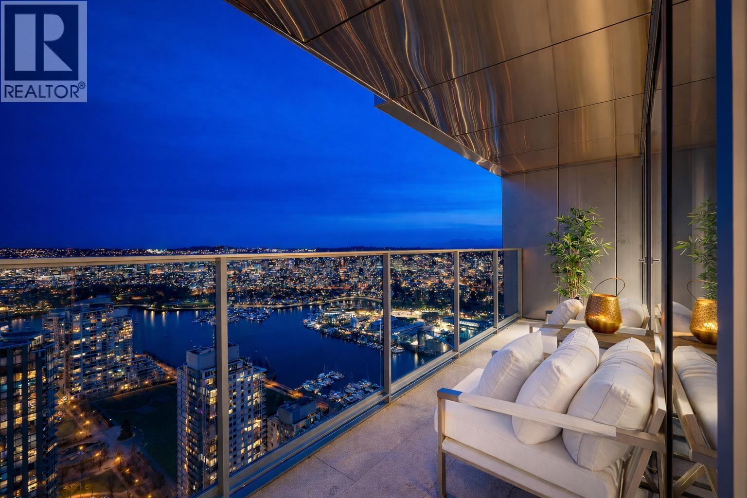 4806 1480 HOWE STREET, Vancouver, British Columbia