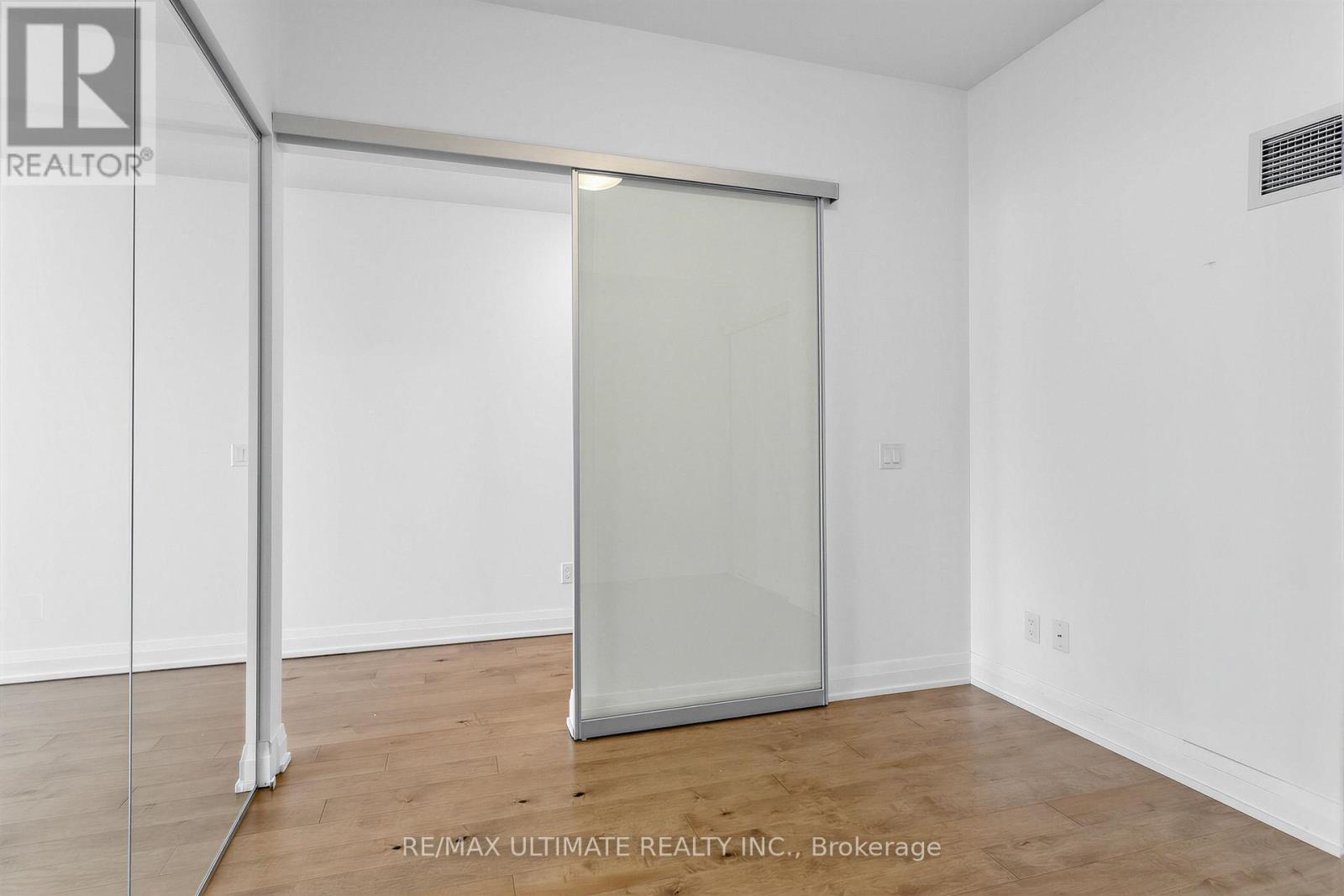 1101 - 403 Church Street, Toronto, Ontario  M5B 1L6 - Photo 16 - C12986676