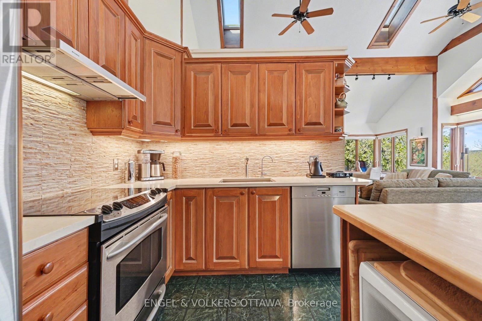 4637 Northwoods Drive, Ottawa, Ontario  K0A 3M0 - Photo 18 - X12986764