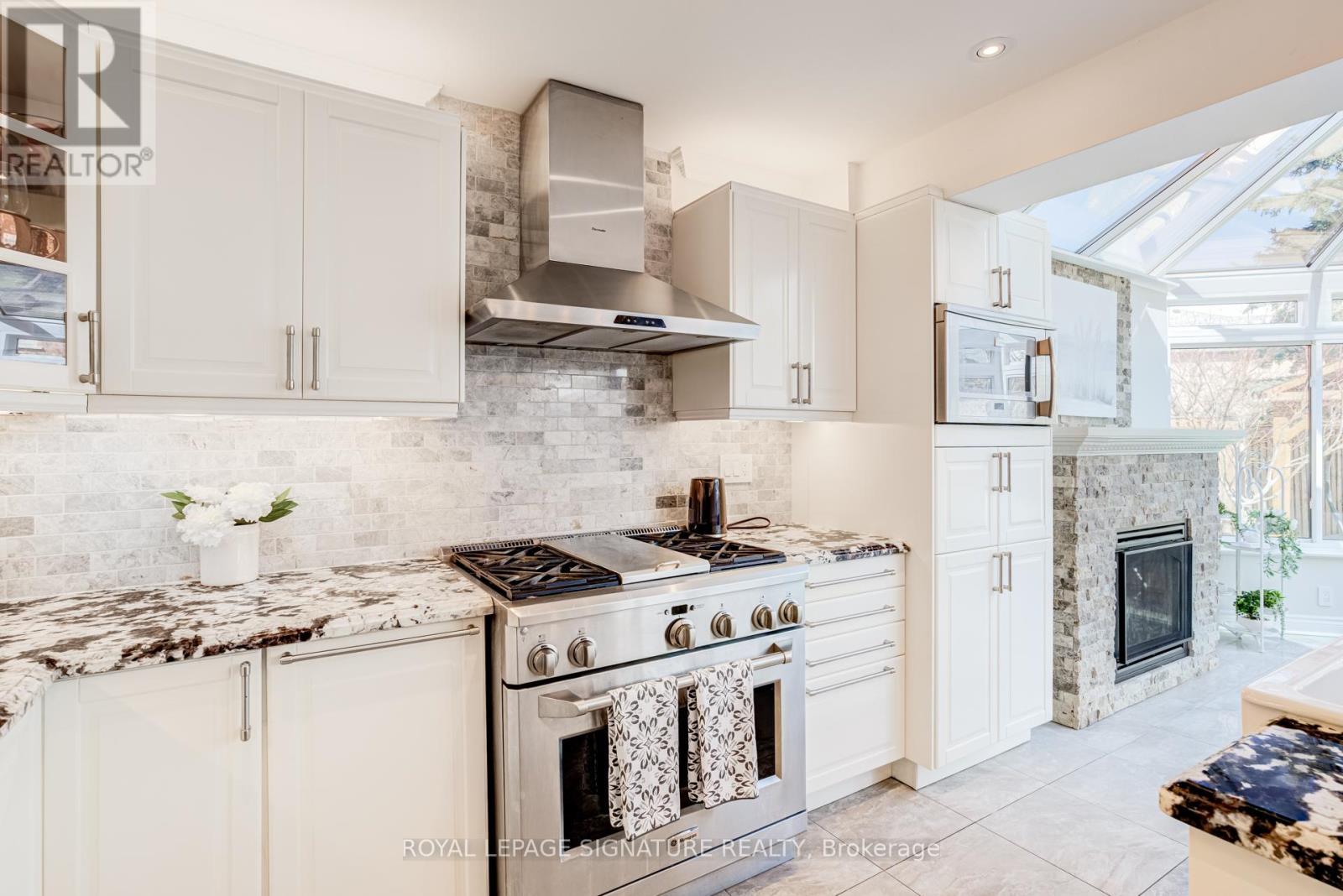 5 Longhouse Street, Vaughan, Ontario  L4L 4Z3 - Photo 10 - N12986724