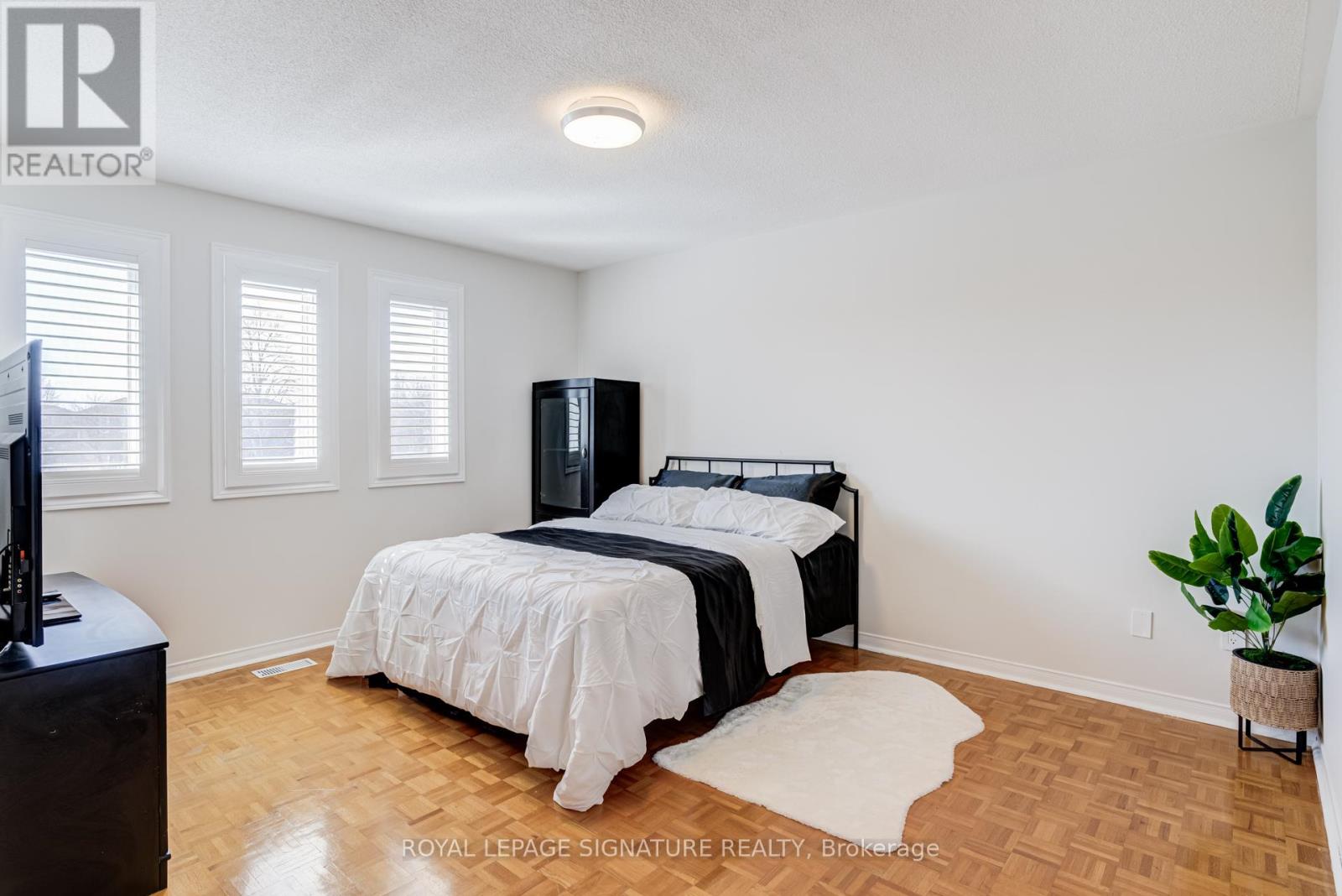 5 Longhouse Street, Vaughan, Ontario  L4L 4Z3 - Photo 16 - N12986724