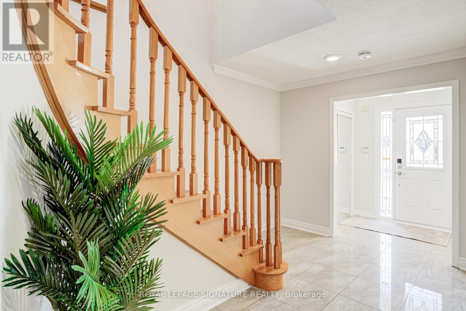 5 Longhouse Street, Vaughan, Ontario  L4L 4Z3 - Photo 2 - N12986724