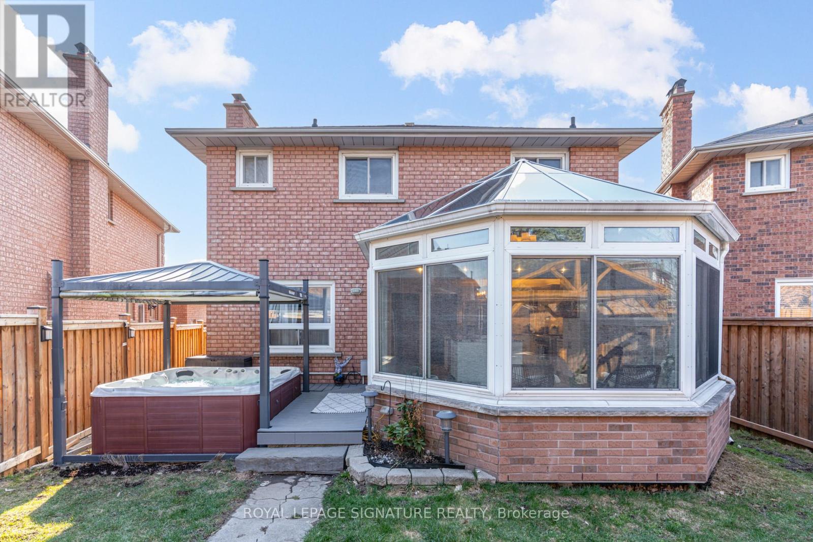 5 Longhouse Street, Vaughan, Ontario  L4L 4Z3 - Photo 34 - N12986724