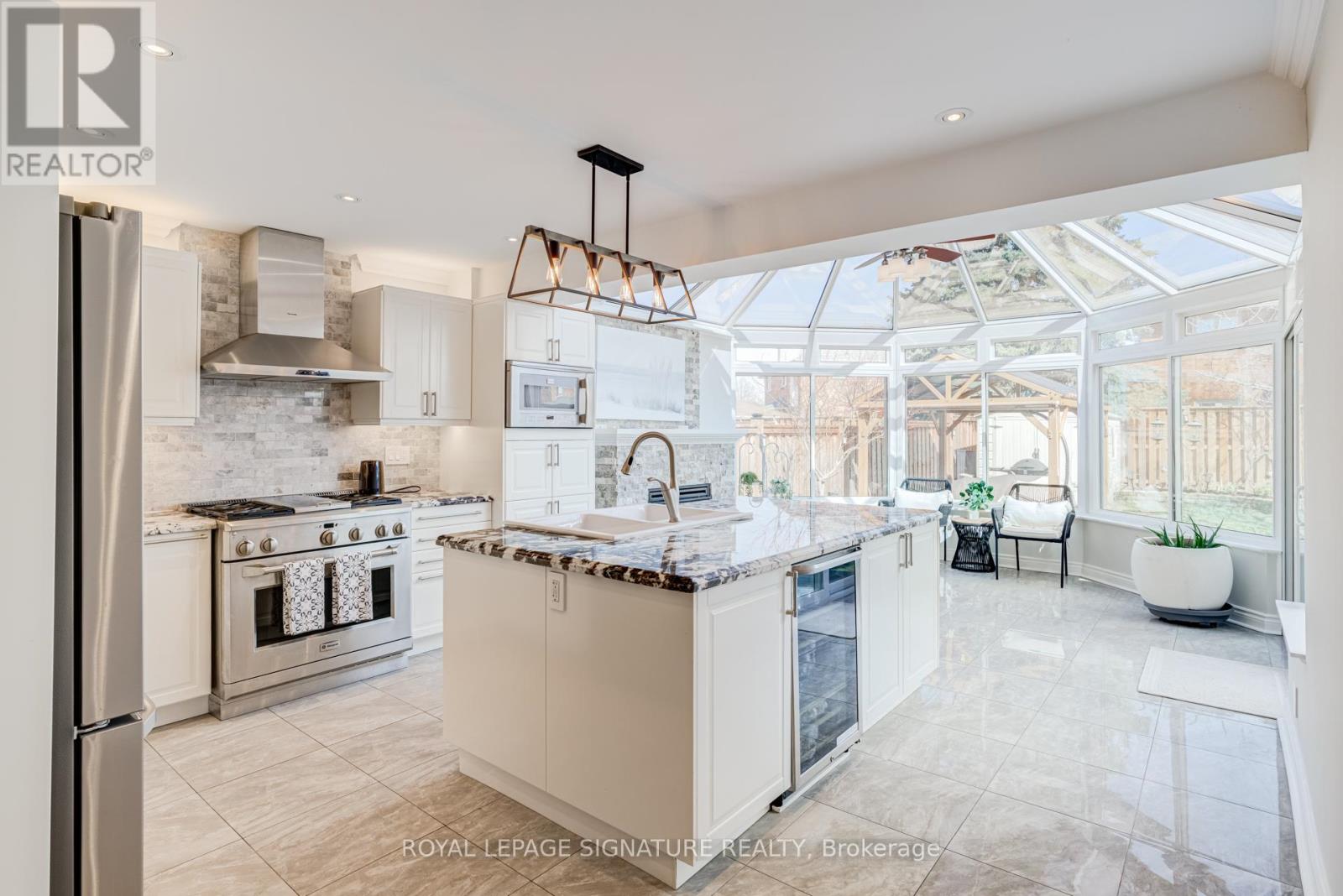 5 Longhouse Street, Vaughan, Ontario  L4L 4Z3 - Photo 8 - N12986724