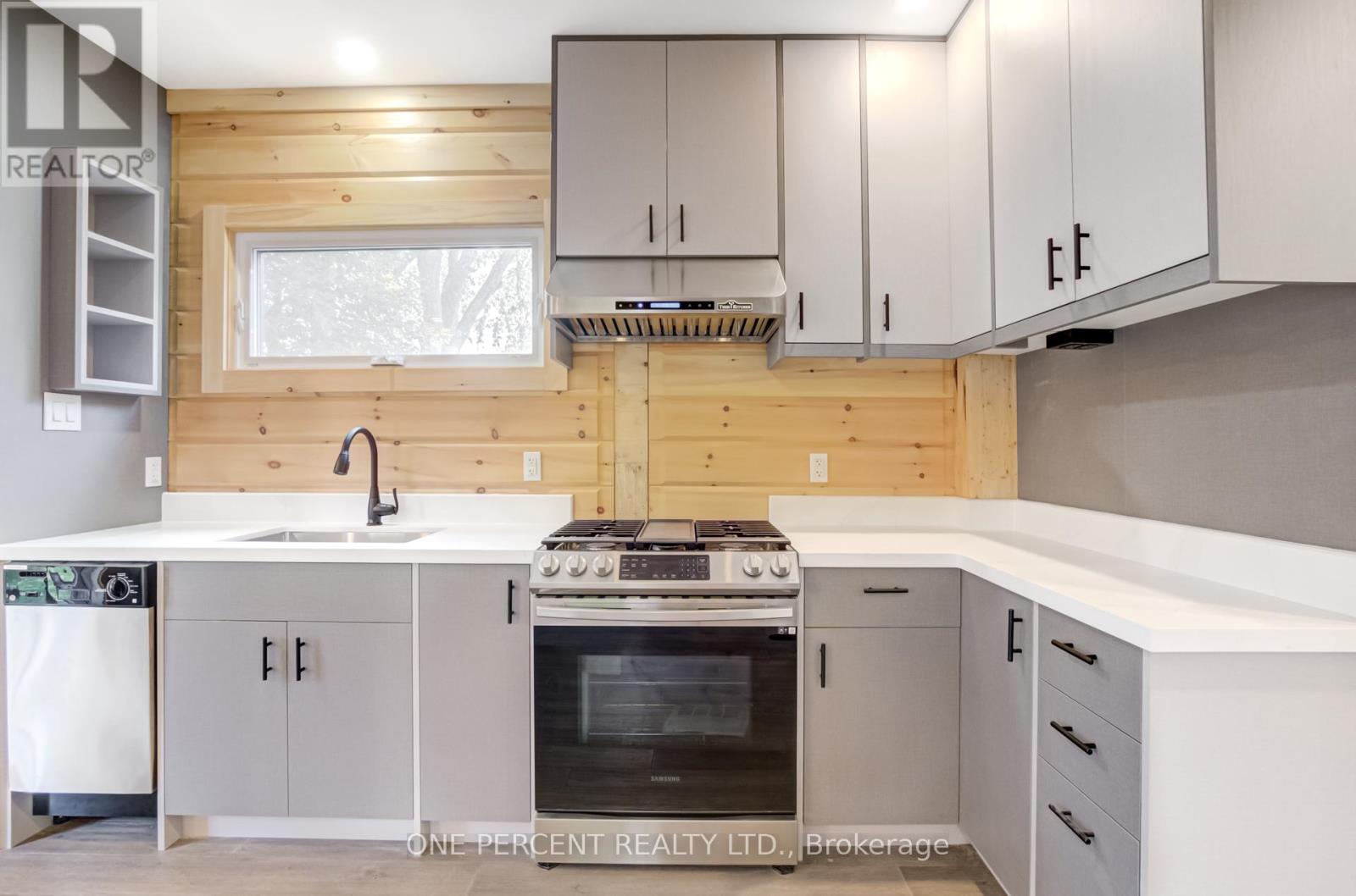 57 Rosehill Drive, Whitchurch-Stouffville, Ontario L4A 2Y3 - Photo 5 - N12986766