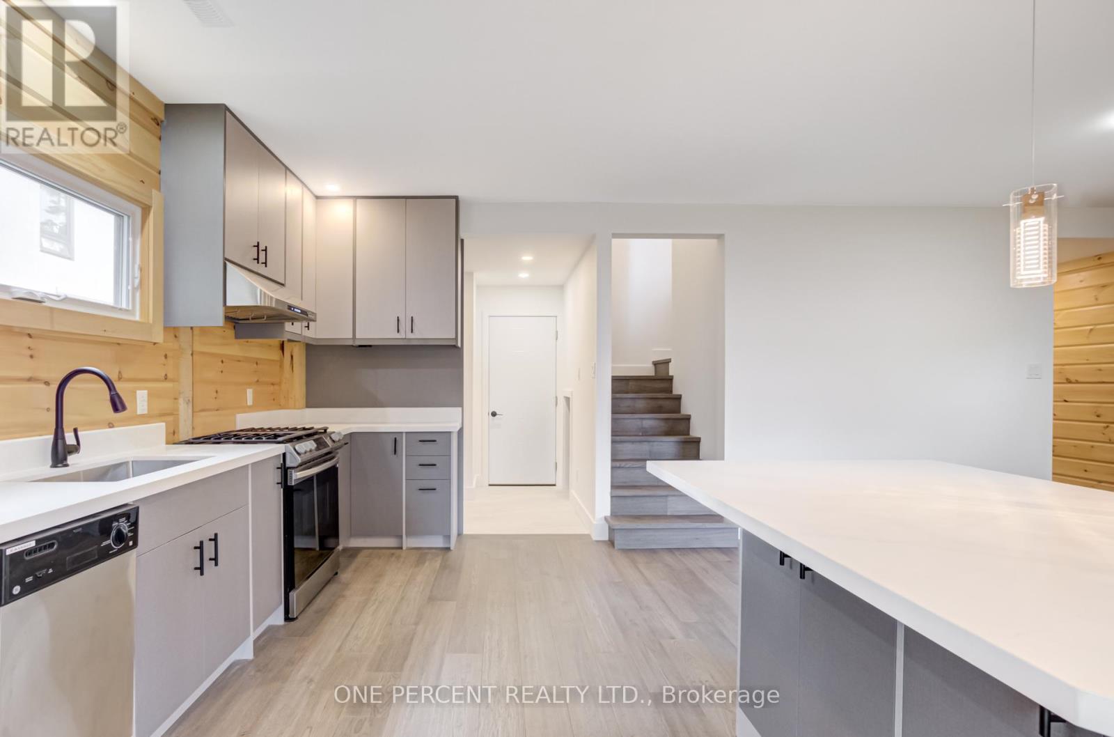 57 Rosehill Drive, Whitchurch-Stouffville, Ontario L4A 2Y3 - Photo 7 - N12986766