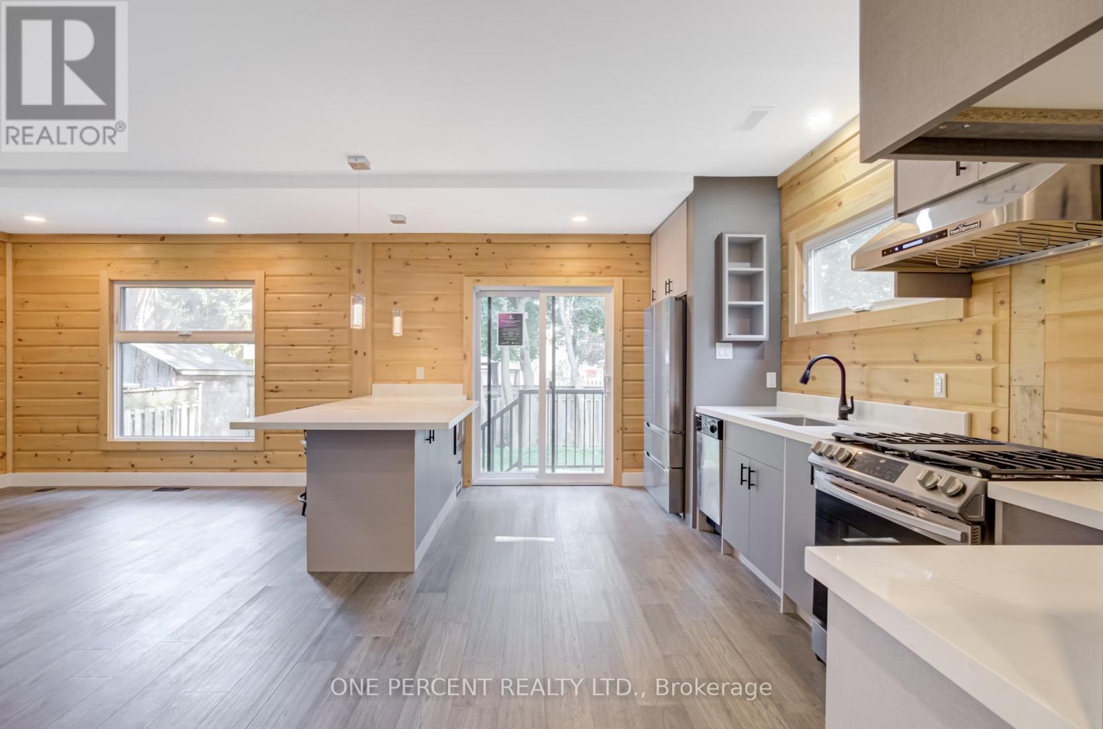 57 Rosehill Drive, Whitchurch-Stouffville, Ontario  L4A 2Y3 - Photo 3 - N12986768