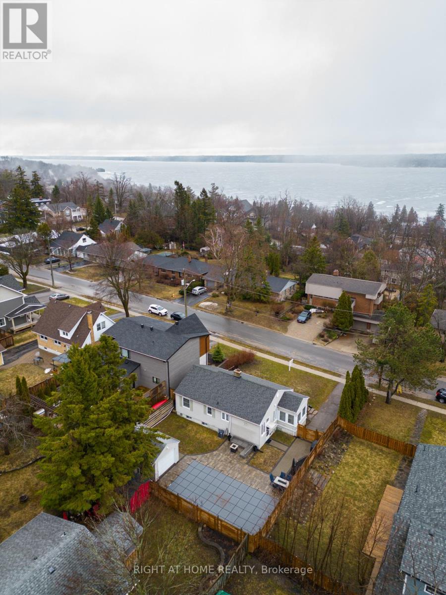 52 Highland Avenue, Barrie, Ontario  L4M 1N3 - Photo 2 - S12986770