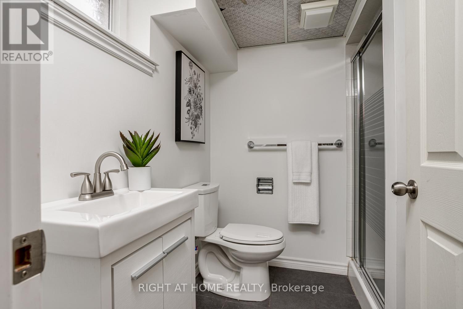 52 Highland Avenue, Barrie, Ontario  L4M 1N3 - Photo 27 - S12986770