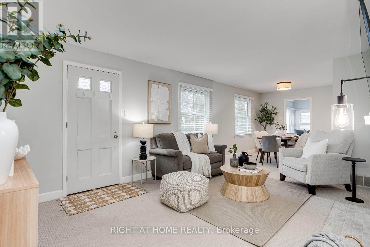 52 Highland Avenue, Barrie, Ontario  L4M 1N3 - Photo 3 - S12986770