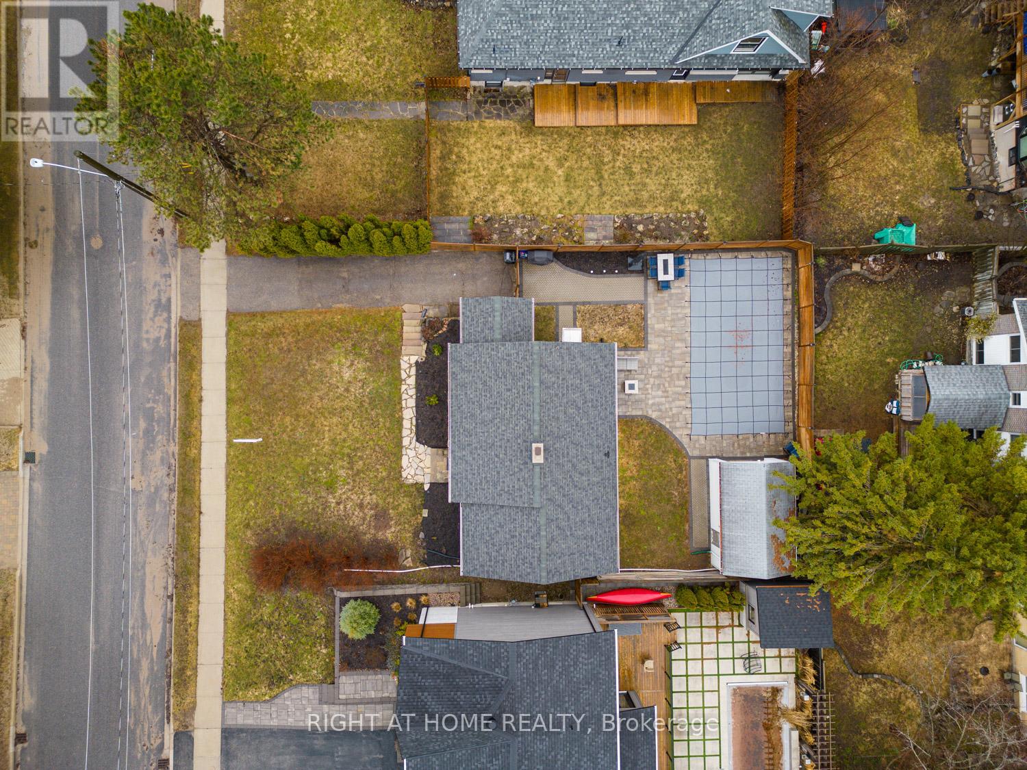 52 Highland Avenue, Barrie, Ontario  L4M 1N3 - Photo 31 - S12986770