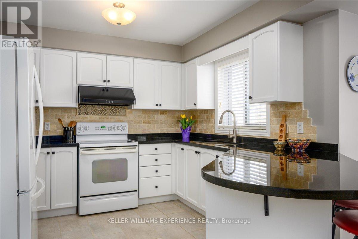 25 Muir Drive, Barrie, Ontario  L4N 0J1 - Photo 30 - S12986590